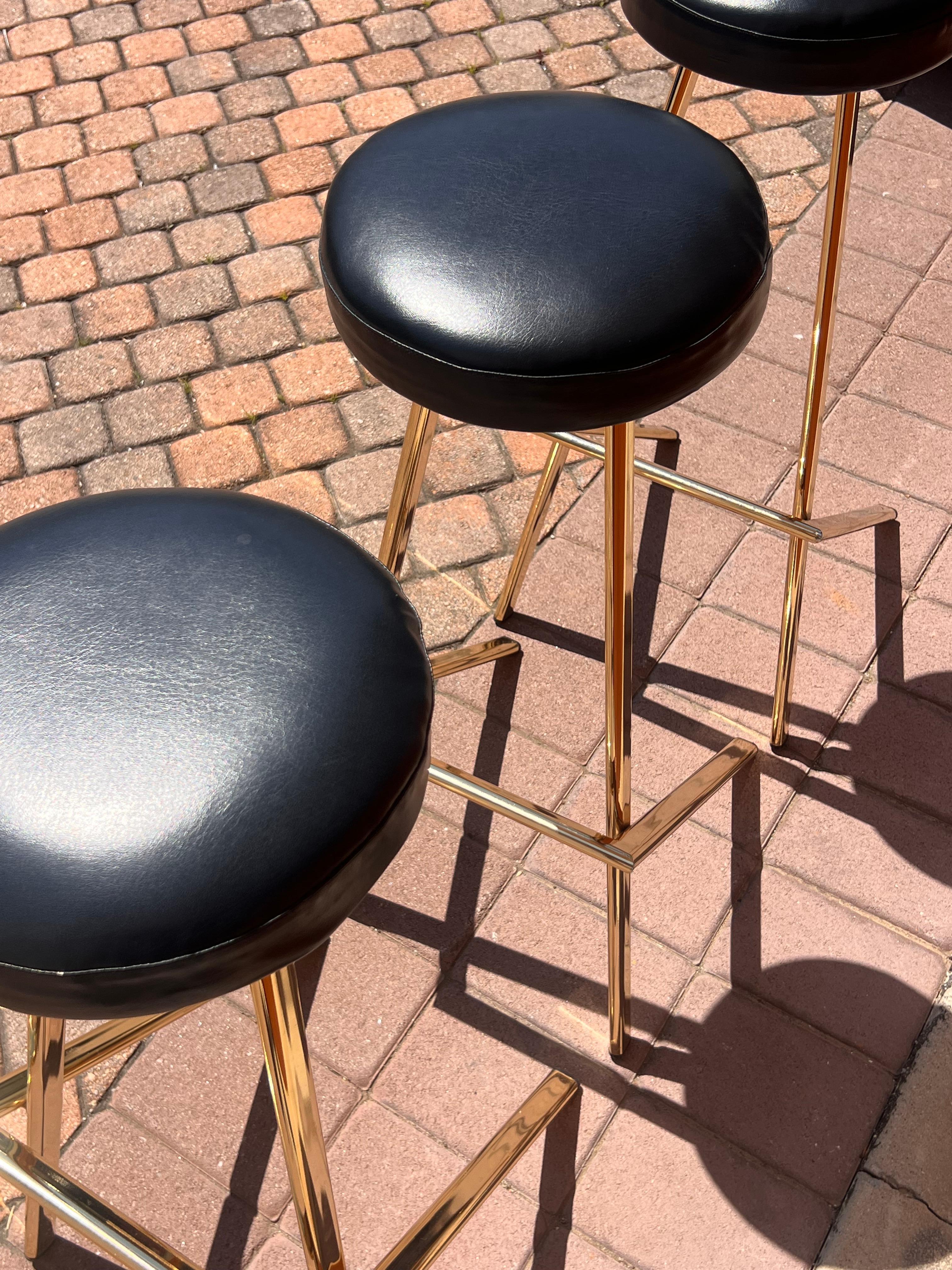 A set of three postmodern bar stools by Martin, late 20th century For Sale 3