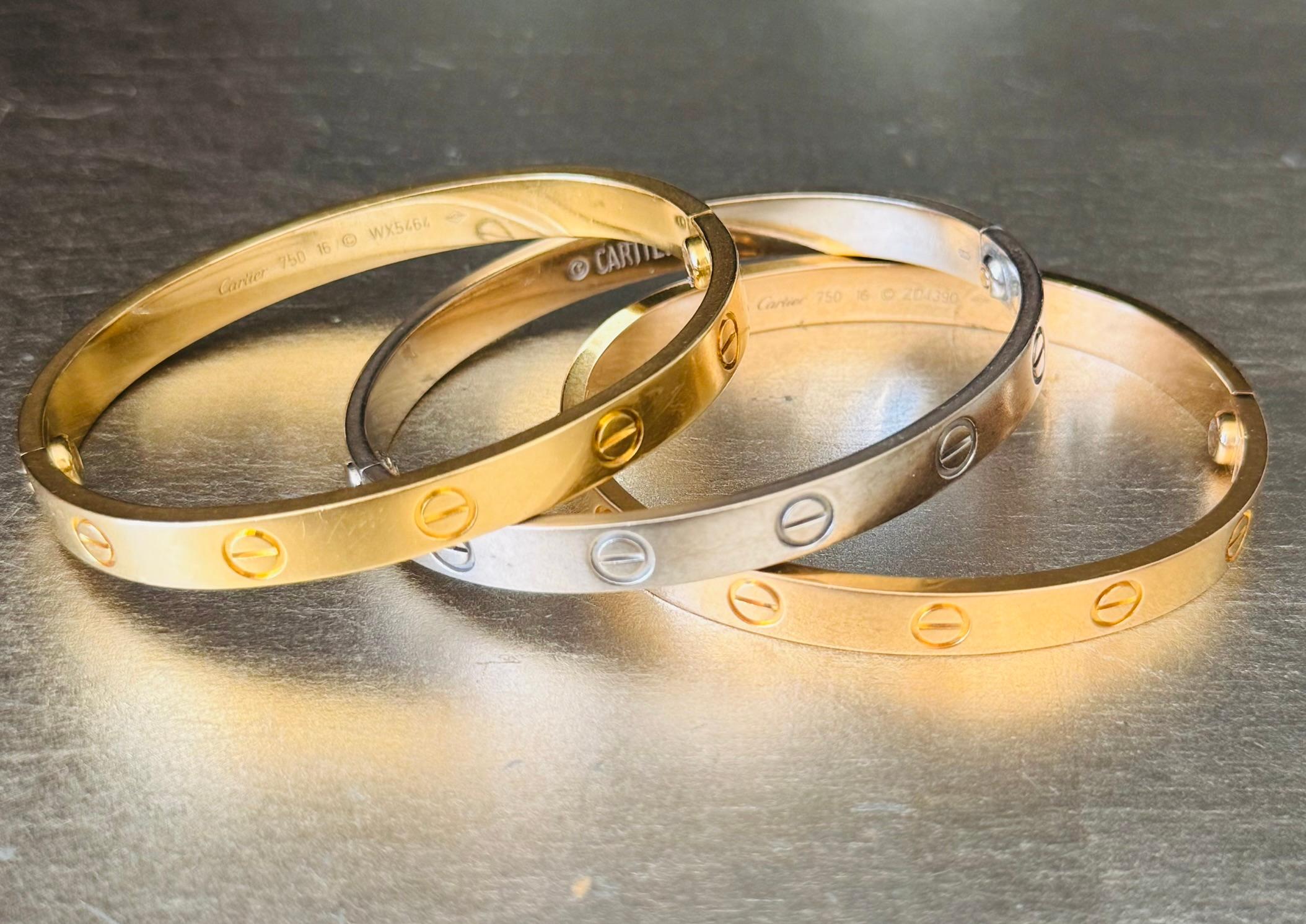 Dreifarbiger Goldarmreif 'Love' von Cartier für Damen oder Herren im Angebot