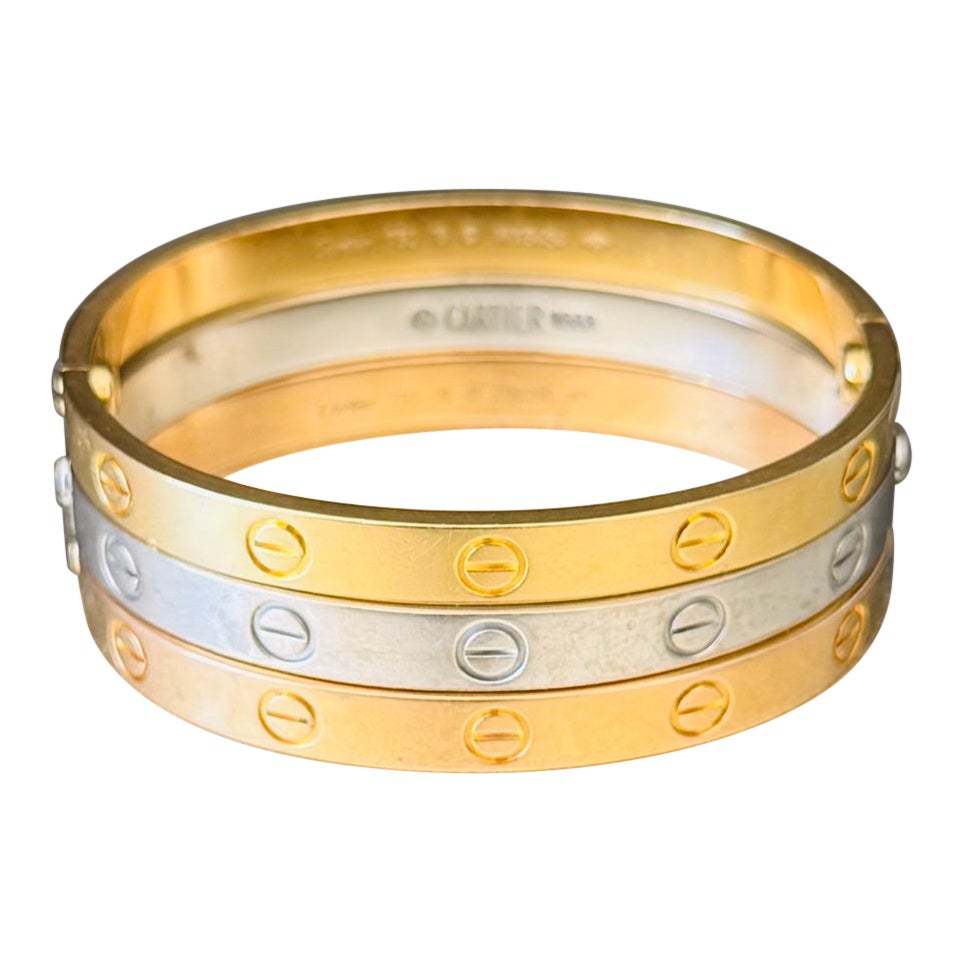 Dreifarbiger Goldarmreif 'Love' von Cartier im Zustand „Gut“ im Angebot in New York, NY