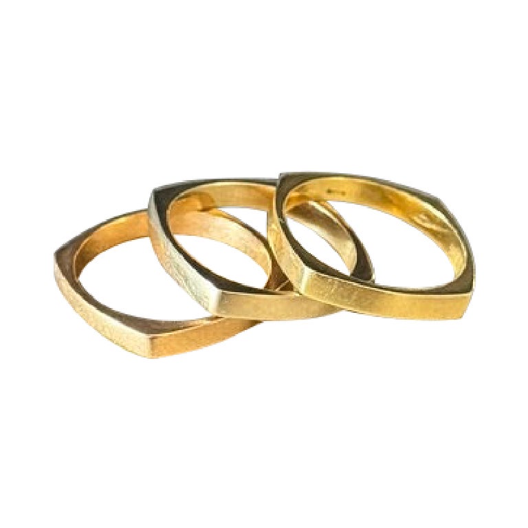 Ein Satz dreifarbiger Goldringe, von Gucci im Angebot