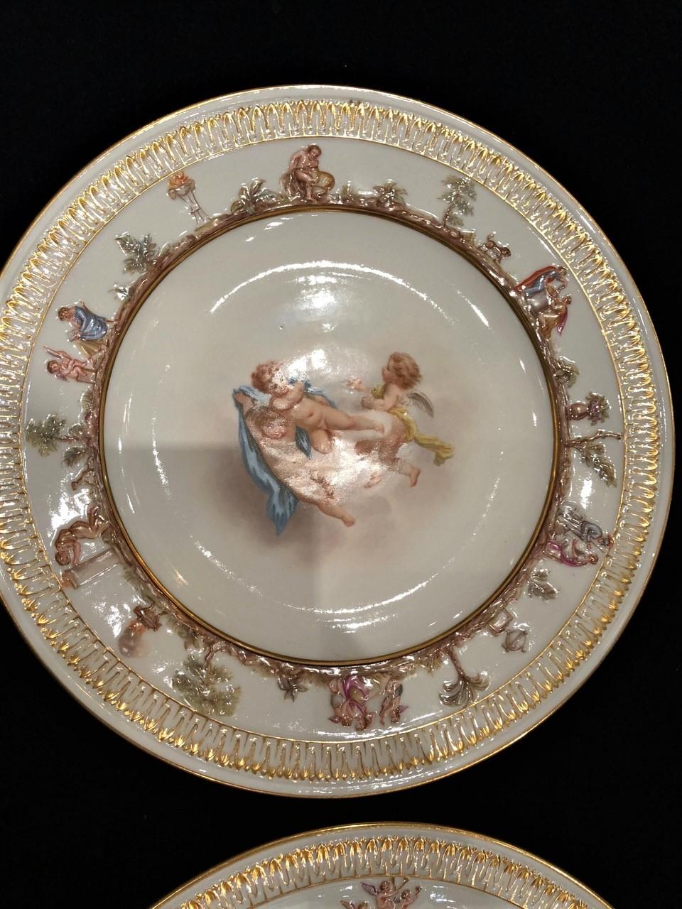 Set of Twelve Meissen Porcelain Plates with Putti and Heavenly Scenes For Sale 3