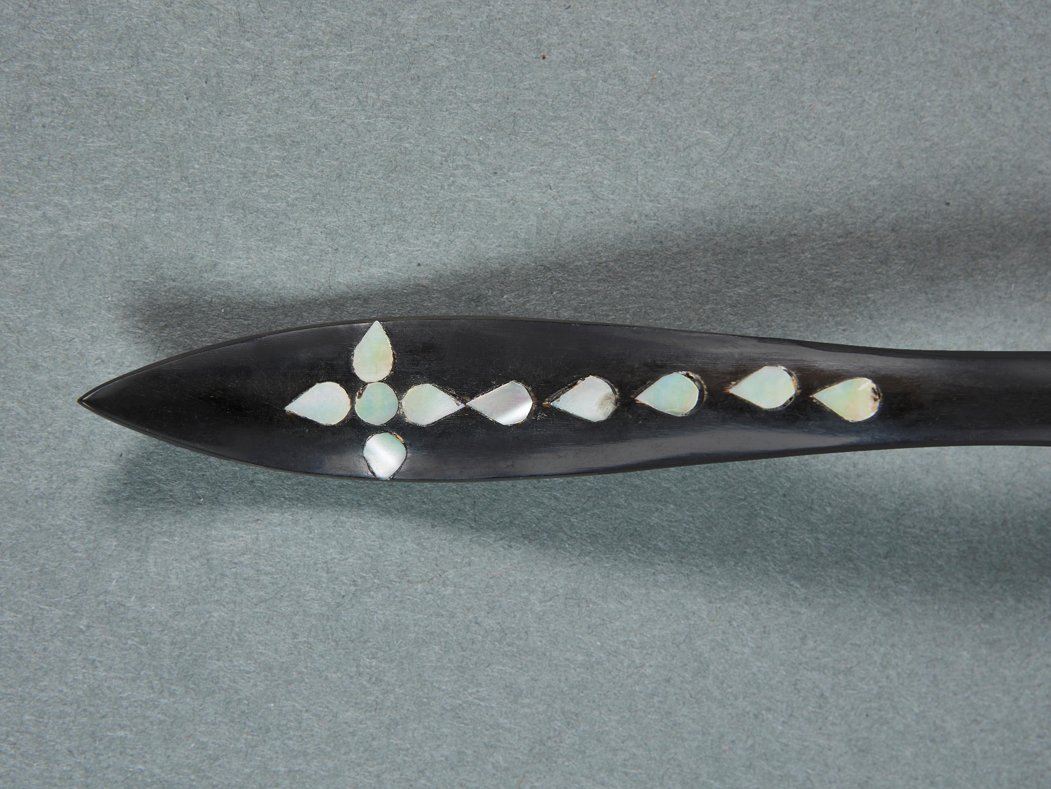 Set of Twelve Mother of Pearl Spoons In Good Condition In London, GB