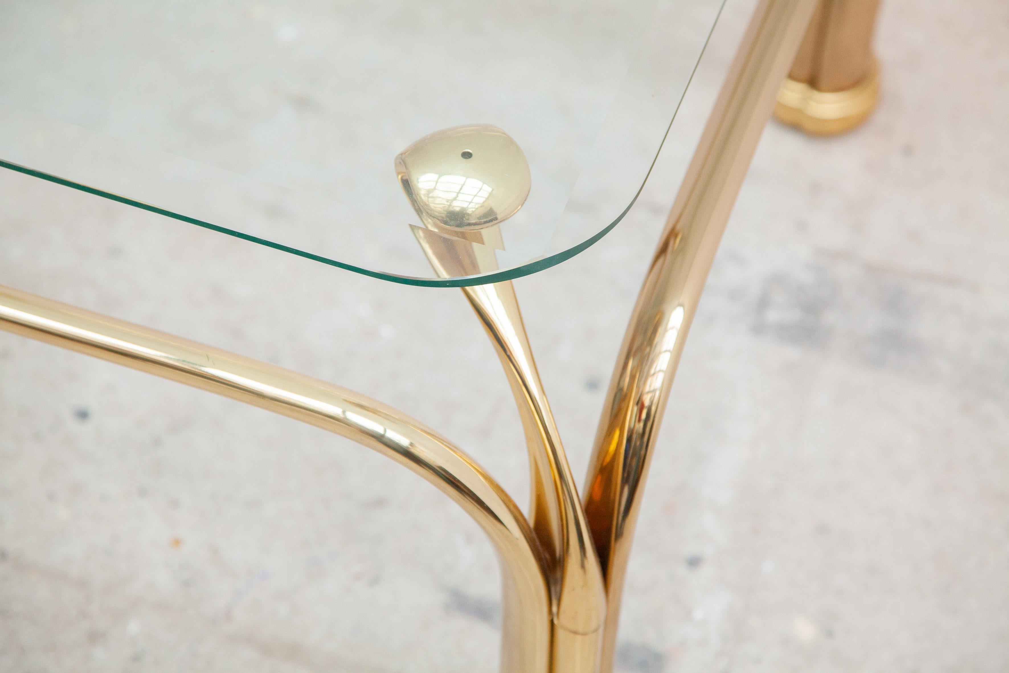 Set of Two Brass Side-Tables with Abstract Swan Neck For Sale 1