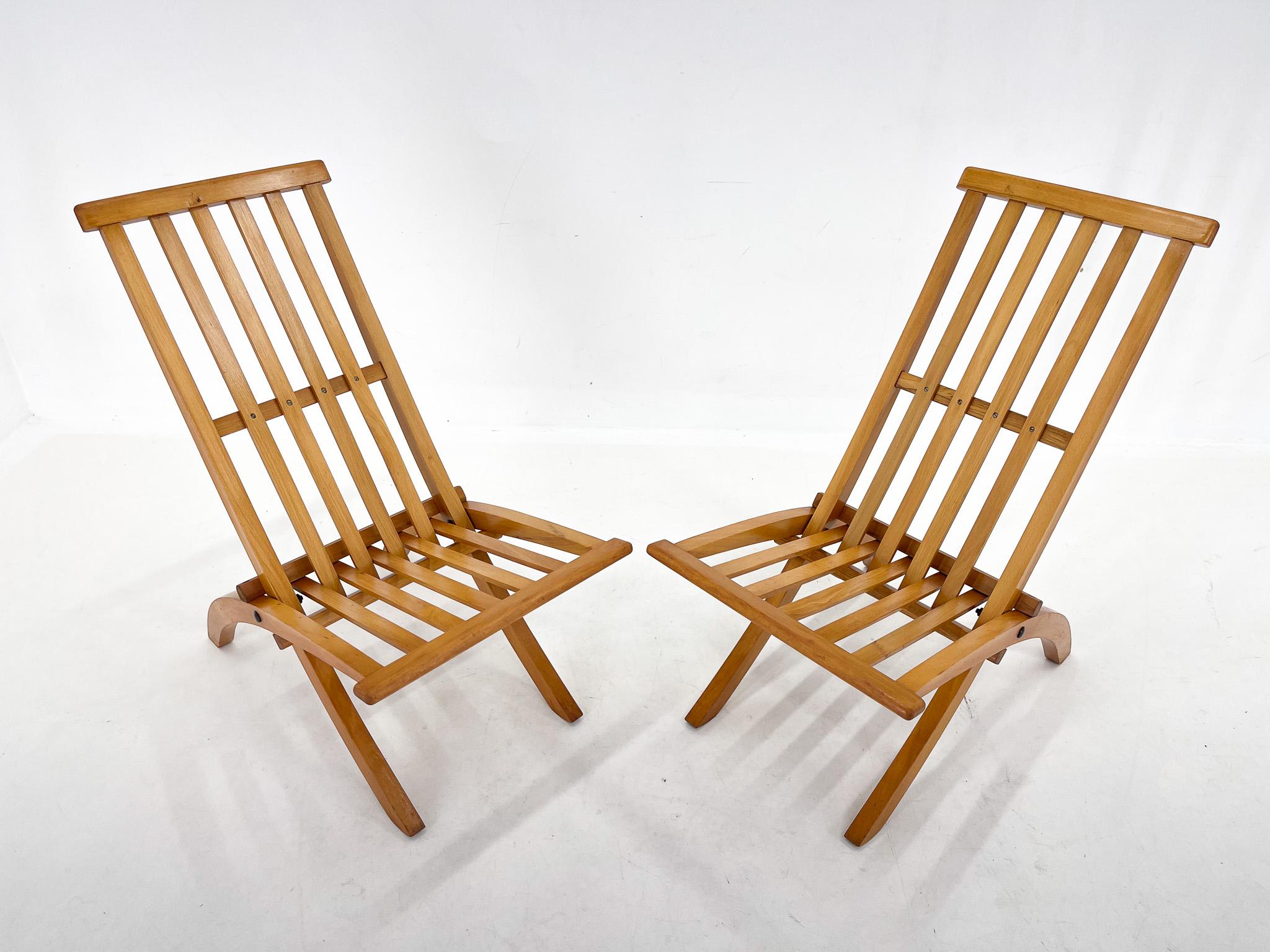 A set of two folding chairs made of beech wood designed by arch. Otto Rothmayer For Sale 4