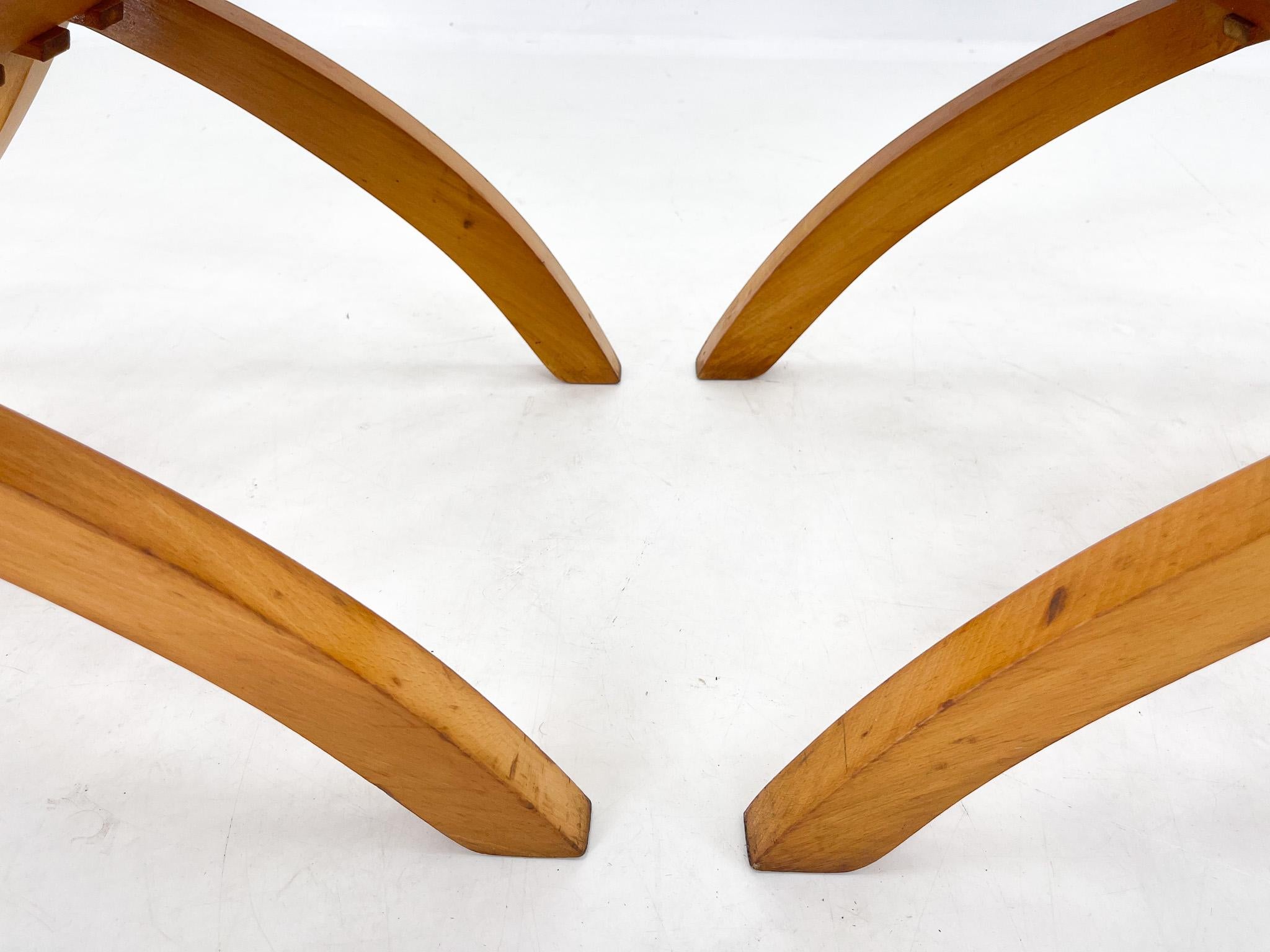A set of two folding chairs made of beech wood designed by arch. Otto Rothmayer For Sale 6