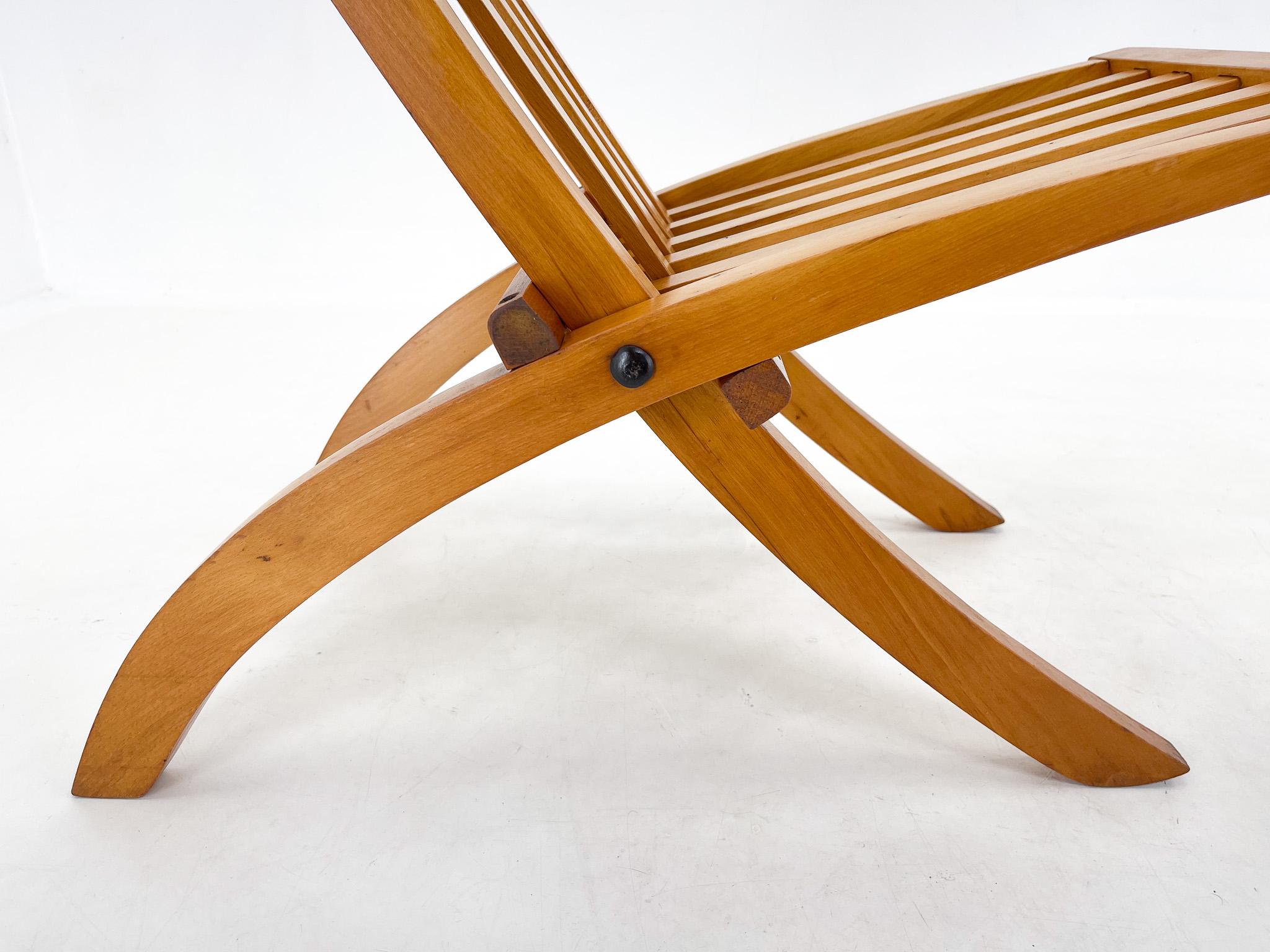 Beech A set of two folding chairs made of beech wood designed by arch. Otto Rothmayer For Sale