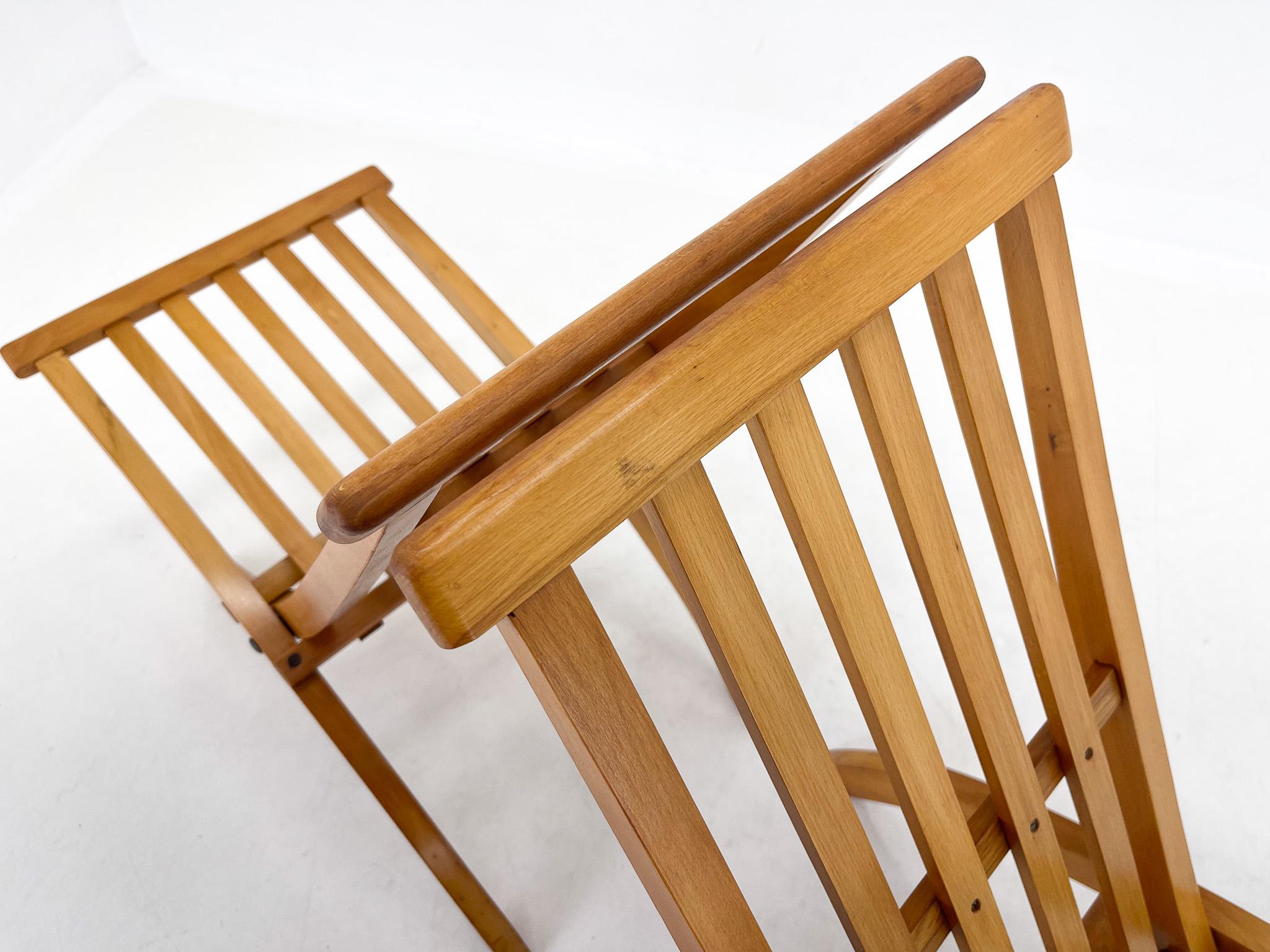 A set of two folding chairs made of beech wood designed by arch. Otto Rothmayer For Sale 1