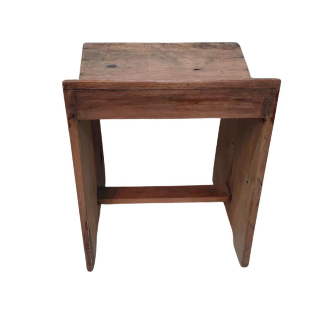 Fait main Ensemble de deux tabourets de couture PJ-SI-68-A par Pierre Jeanneret, fabriqué en Inde, années 1950 en vente
