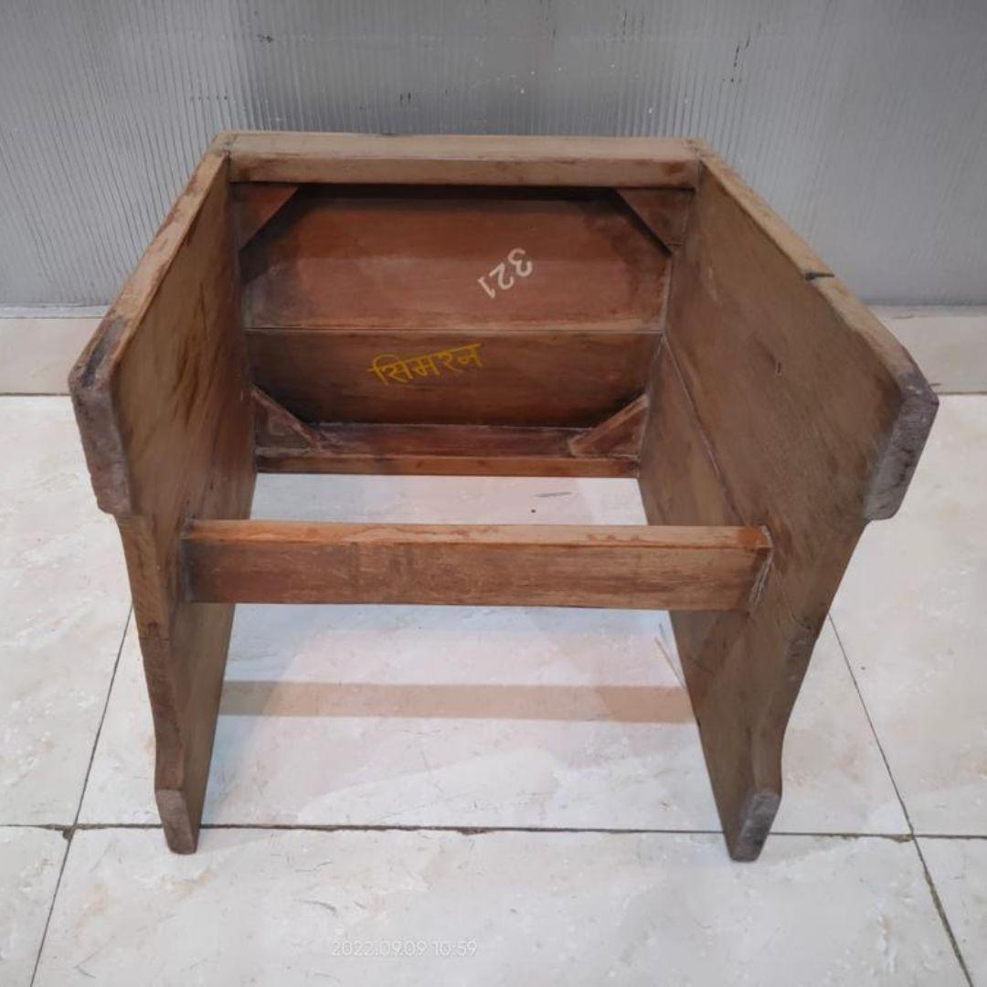 Teck Ensemble de deux tabourets de couture PJ-SI-68-A par Pierre Jeanneret, fabriqué en Inde, années 1950 en vente