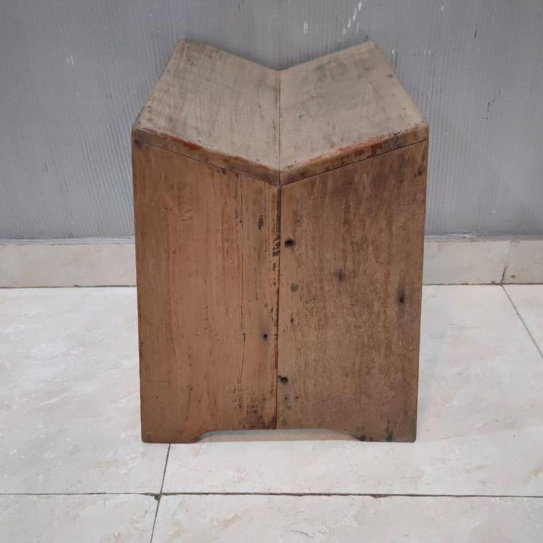 Ensemble de deux tabourets de couture PJ-SI-68-A par Pierre Jeanneret, fabriqué en Inde, années 1950 en vente 1
