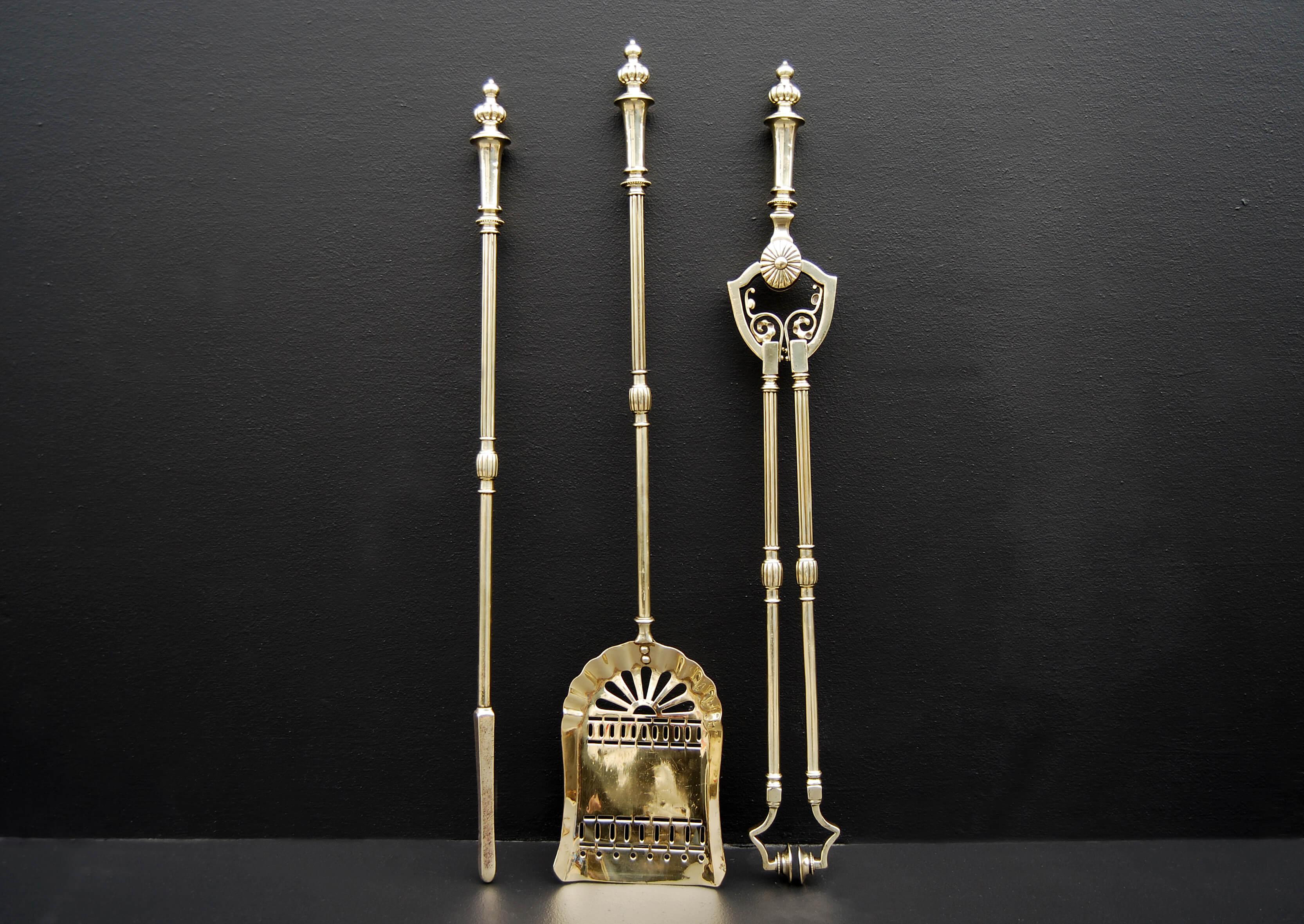 Set of Unusually Large English Brass Firetools In Good Condition For Sale In London, GB