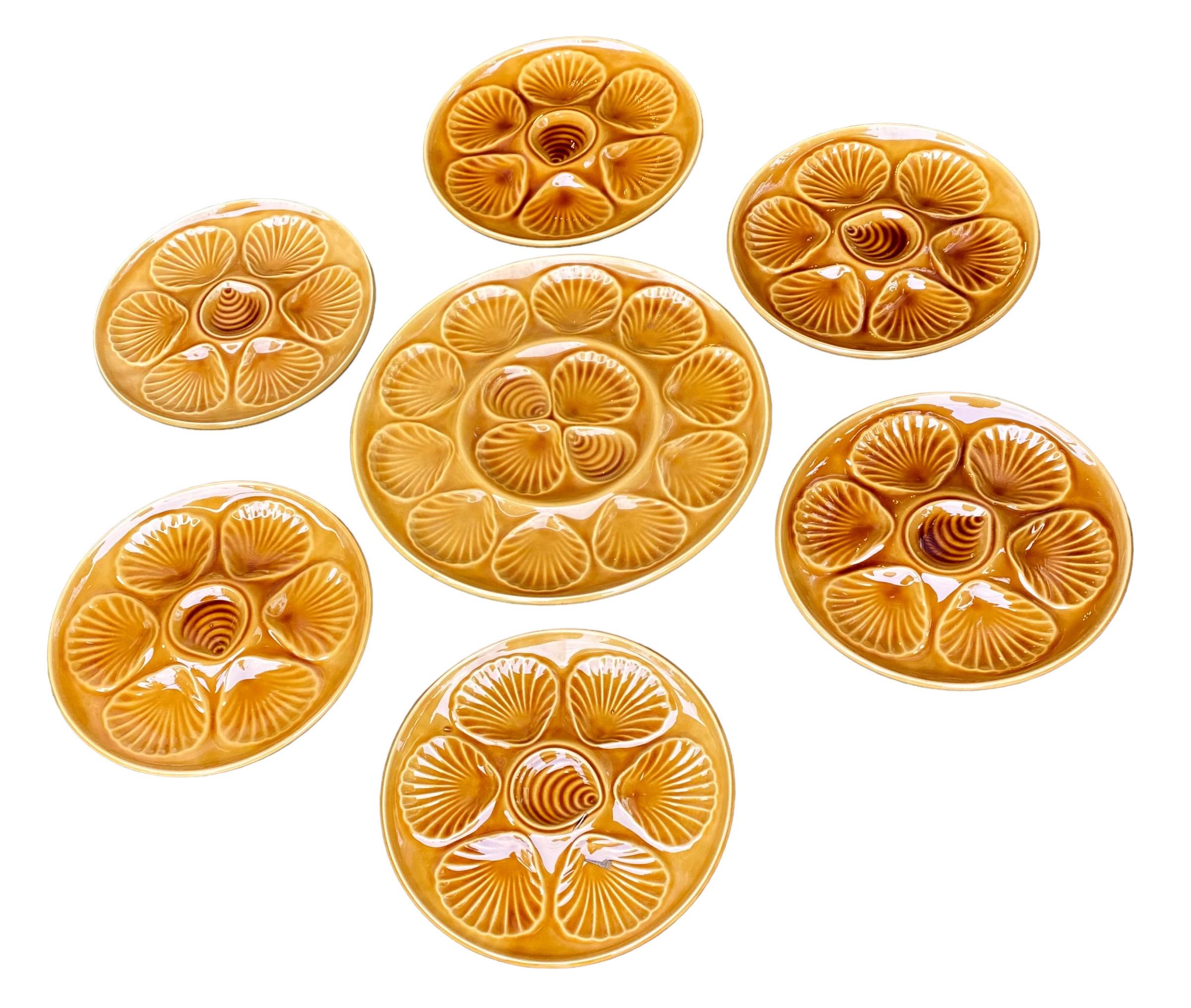 Mid-20th Century Set of Vintage French Majolica Oyster Plates and Master Platter For Sale