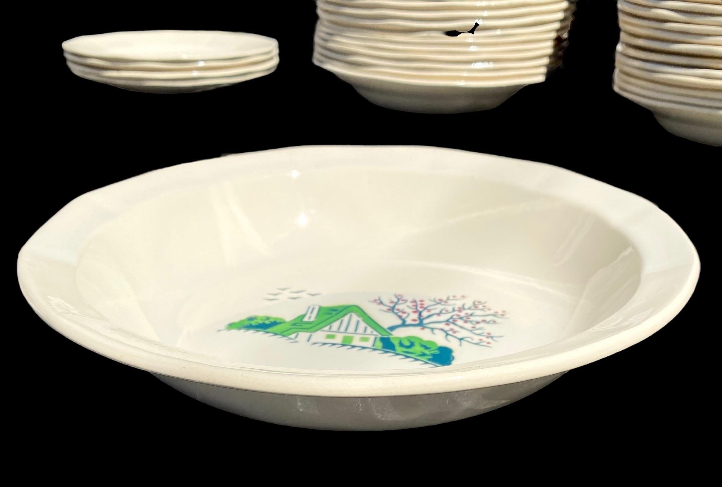 Mid-20th Century Set of Vintage French Sarreguemines Et Digoin “Bayeux” Dinnerware For Sale