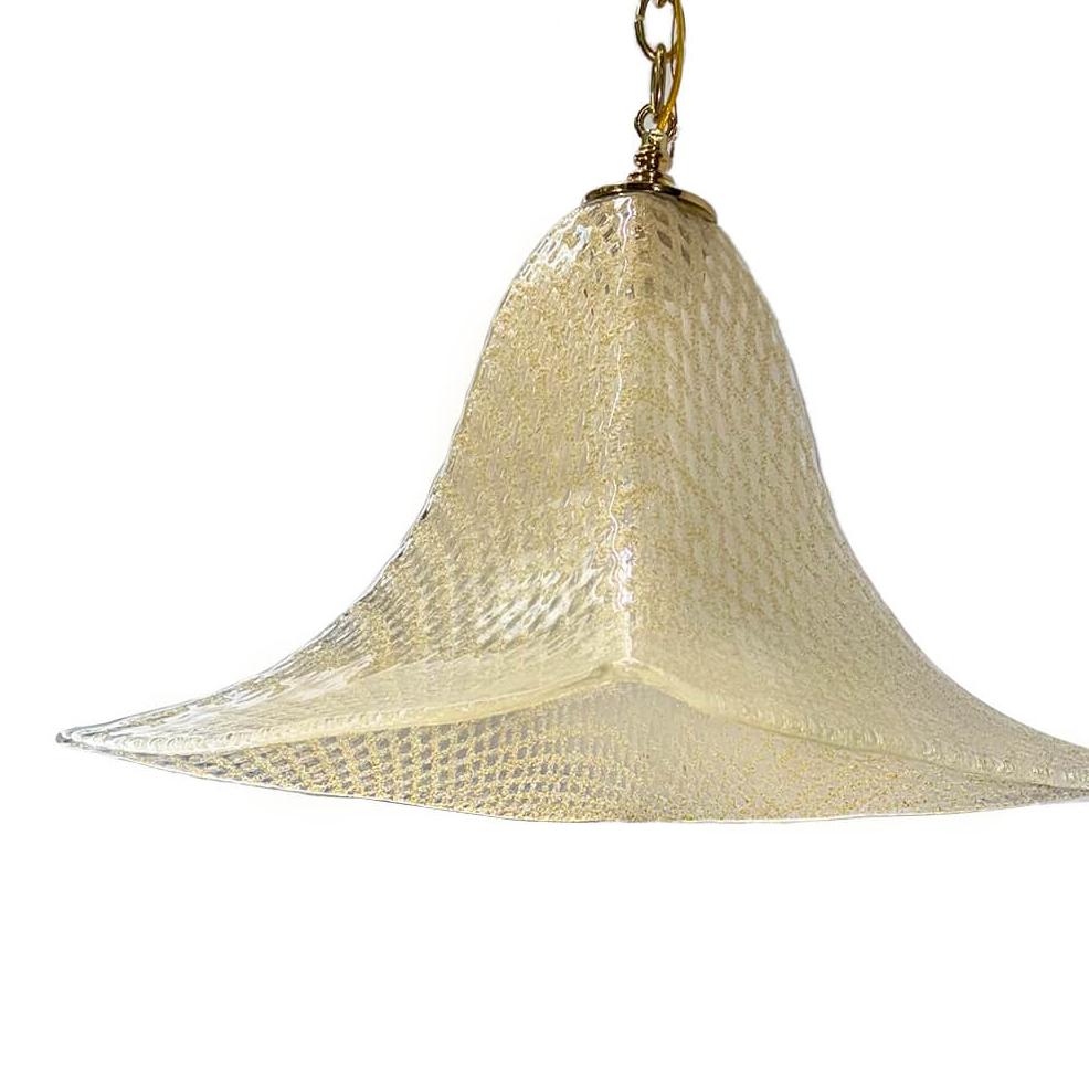 Set di 12 lampade in vetro soffiato italiano degli anni '60 con una lampadina Edison. Venduto singolarmente.

Misure:
Caduta: 19