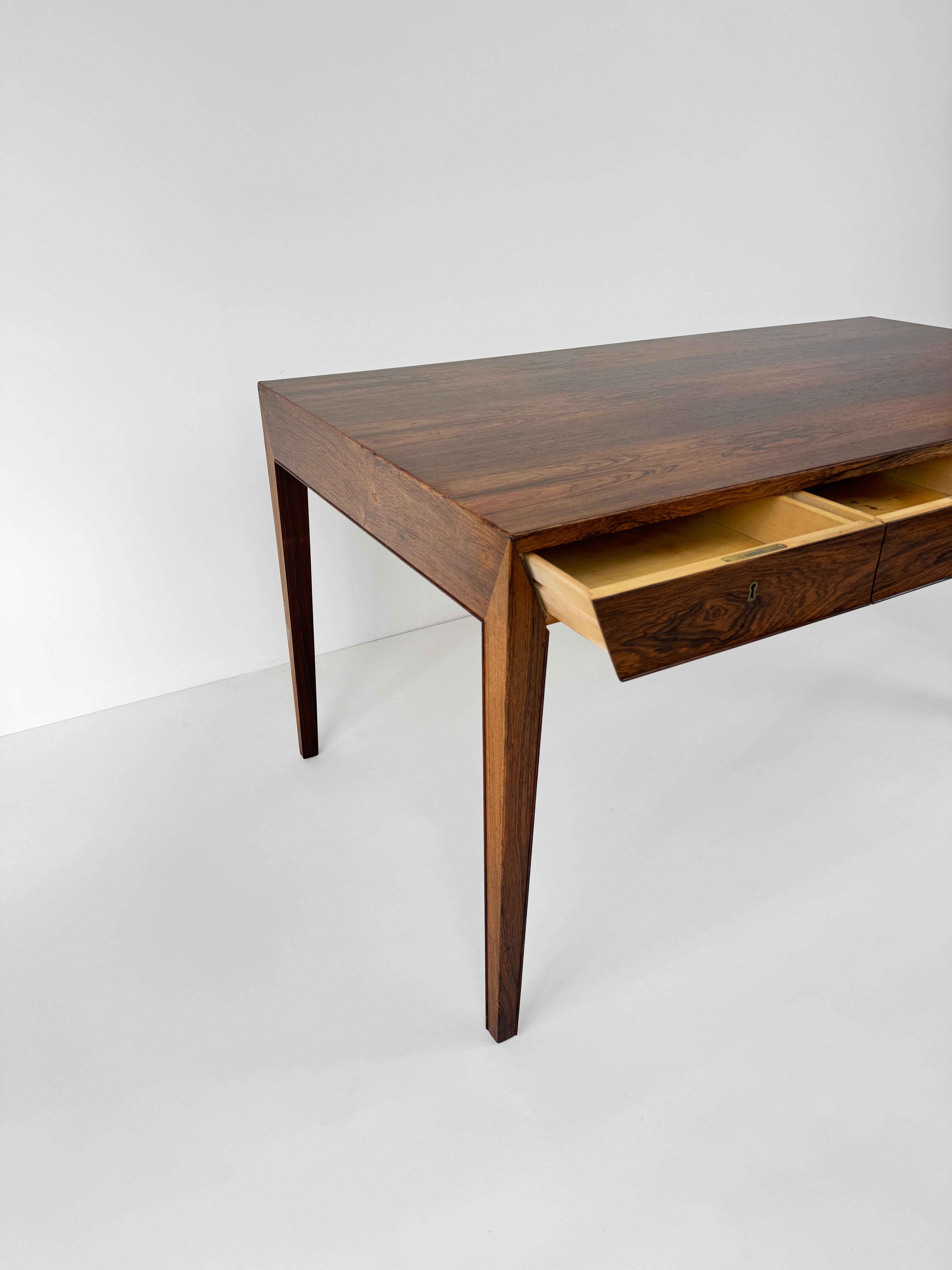 Bureau en bois de rose de Severin Hansen, pour Haslev Mobelsnedkeri Danemark, années 1950 Bon état à London, GB