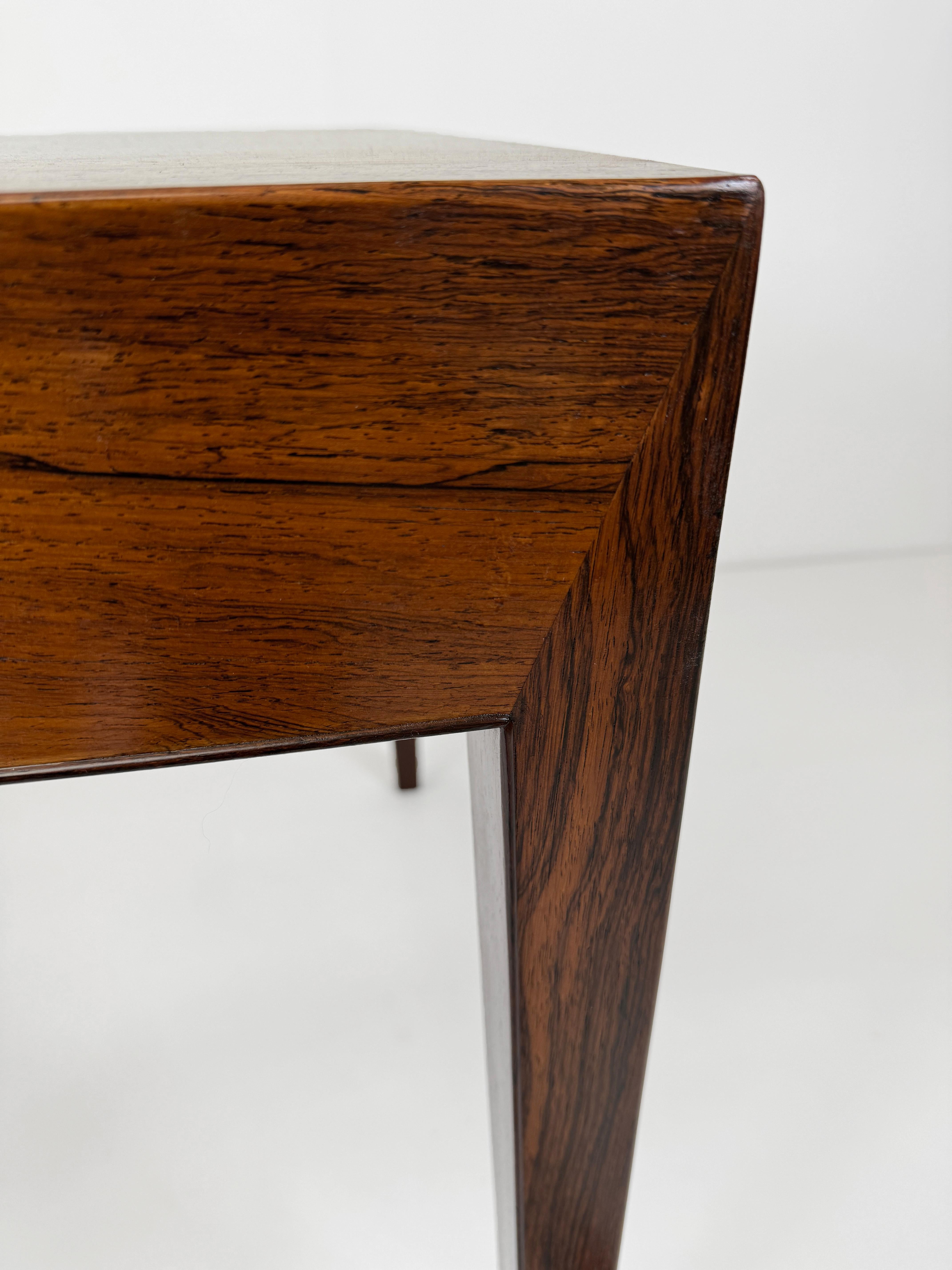 Milieu du XXe siècle Bureau en bois de rose de Severin Hansen, pour Haslev Mobelsnedkeri Danemark, années 1950