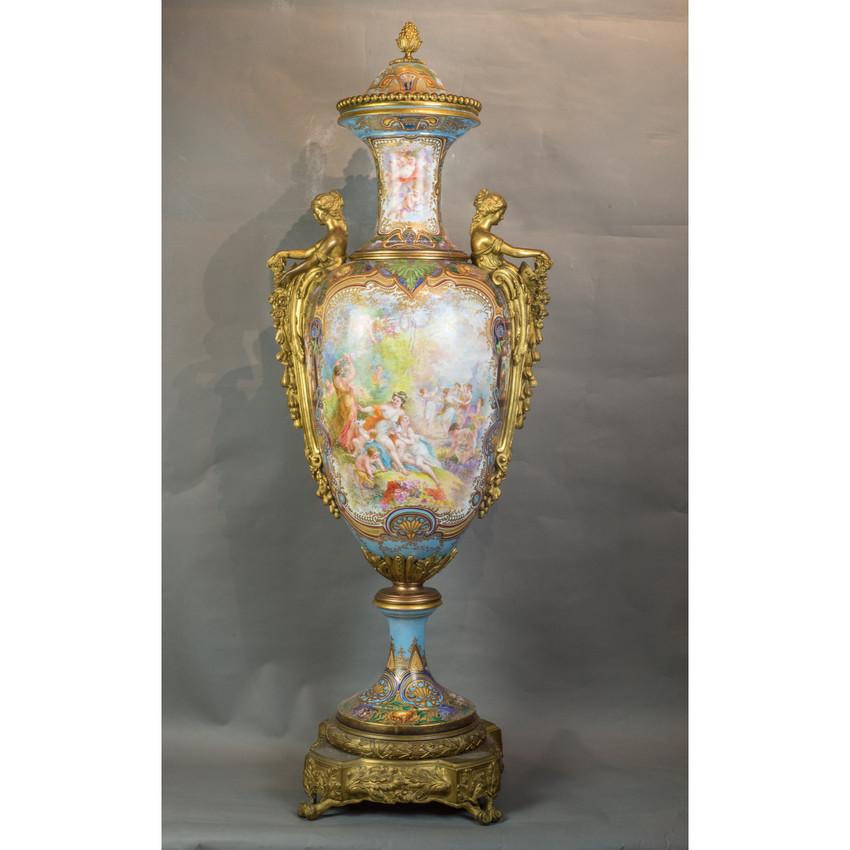 Jarrón de porcelana de Sèvres y bronce dorado de estilo Arts & Crafts de Fuchs Francés en venta