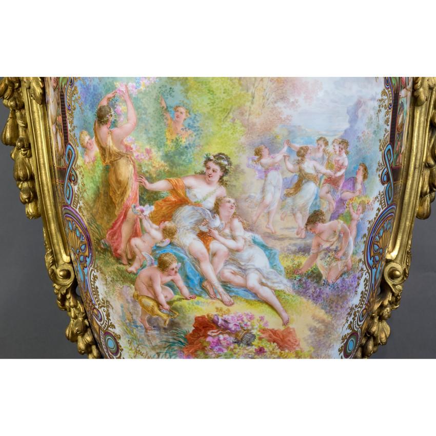 Jarrón de porcelana de Sèvres y bronce dorado de estilo Arts & Crafts de Fuchs en Bueno estado para la venta en New York, NY