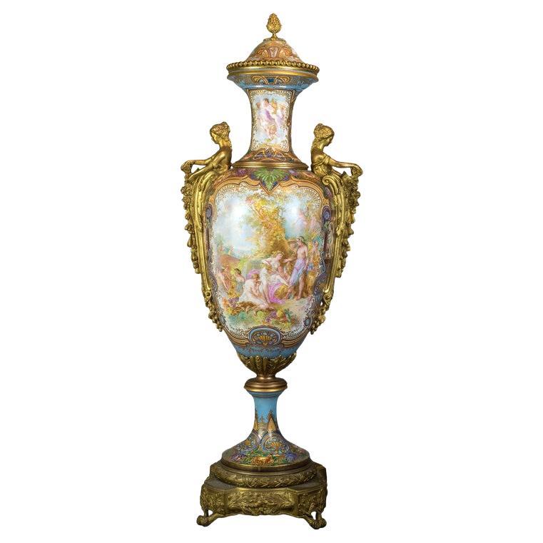 Jarrón de porcelana de Sèvres y bronce dorado de estilo Arts & Crafts de Fuchs