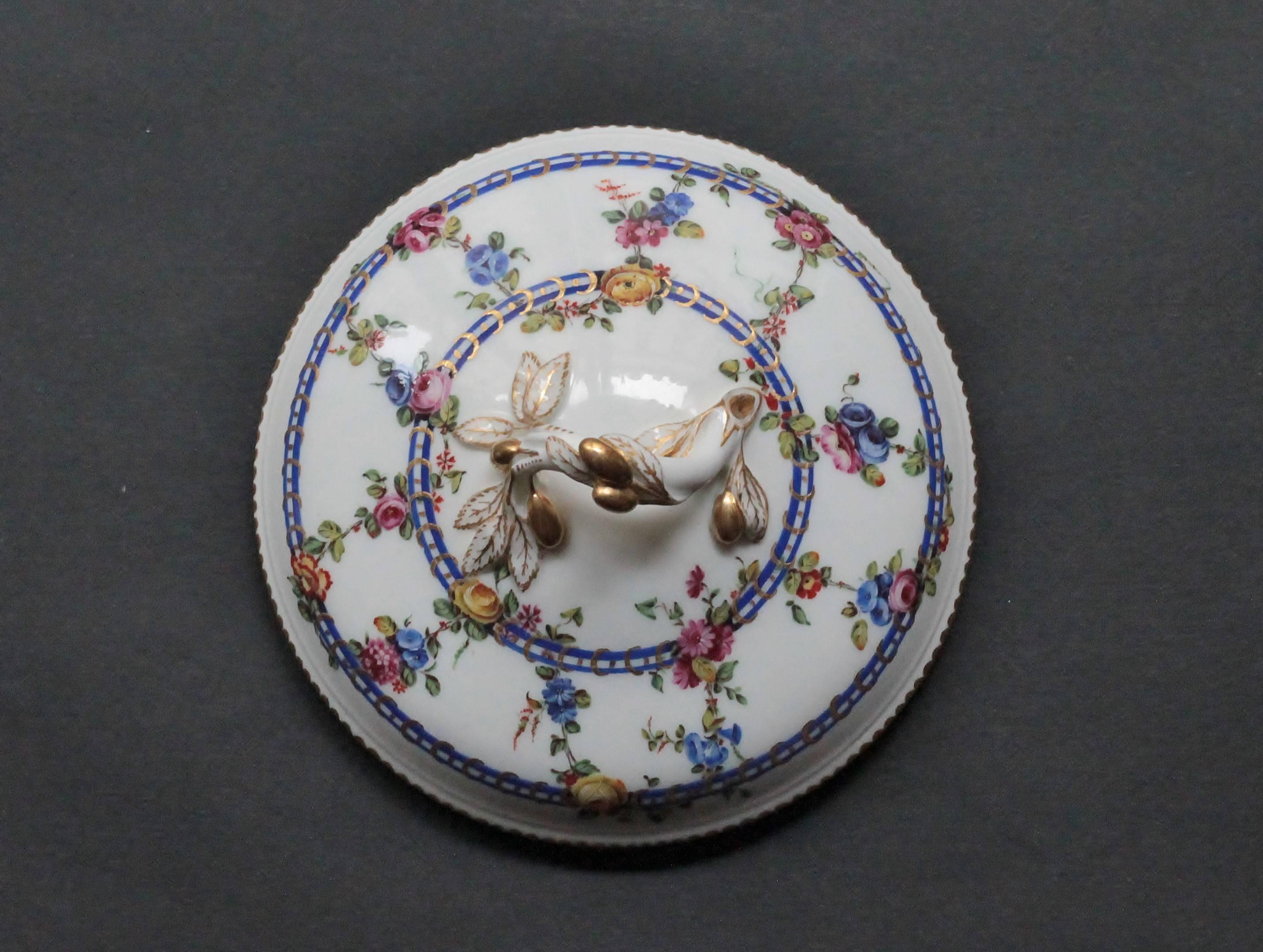 Mid-18th Century Sevres Porcelain Circular Ecuelle, Cover and Stand, circa 1760-1765