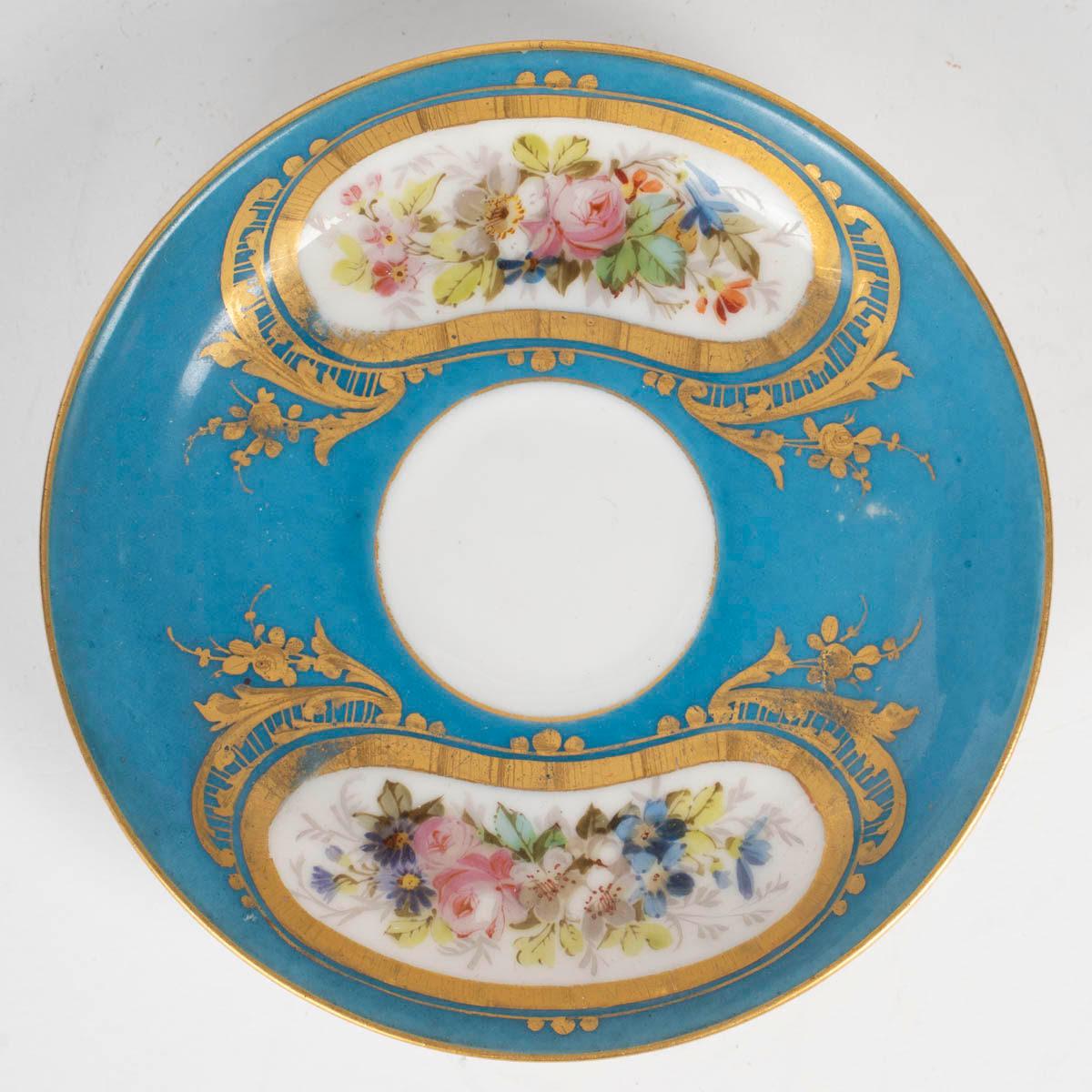 A Sèvres Porcelain Tea or Coffee Service, 19th Century, Napoleon III Period. 8
