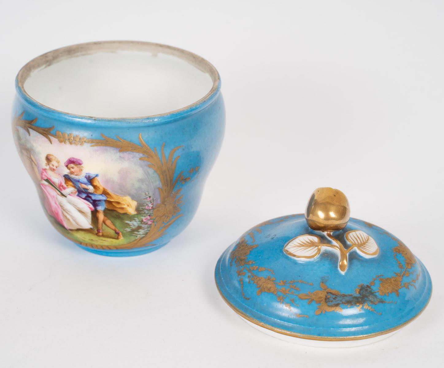 A Sèvres Porcelain Tea or Coffee Service, 19th Century, Napoleon III Period. 5