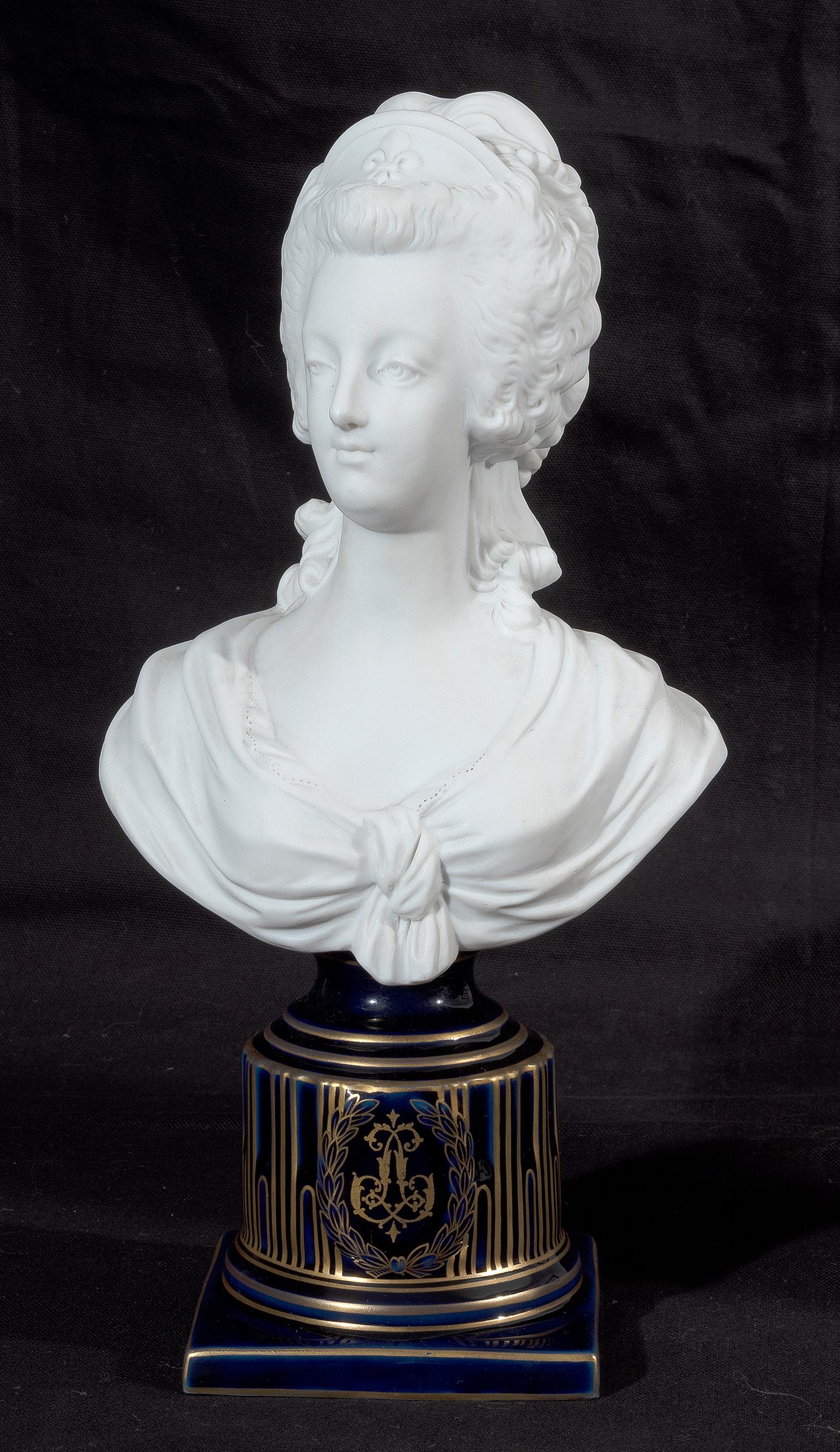 Busto de Marie Antoinette en biscuit de porcelana estilo Sèvres, principios del siglo XX Napoleón III en venta