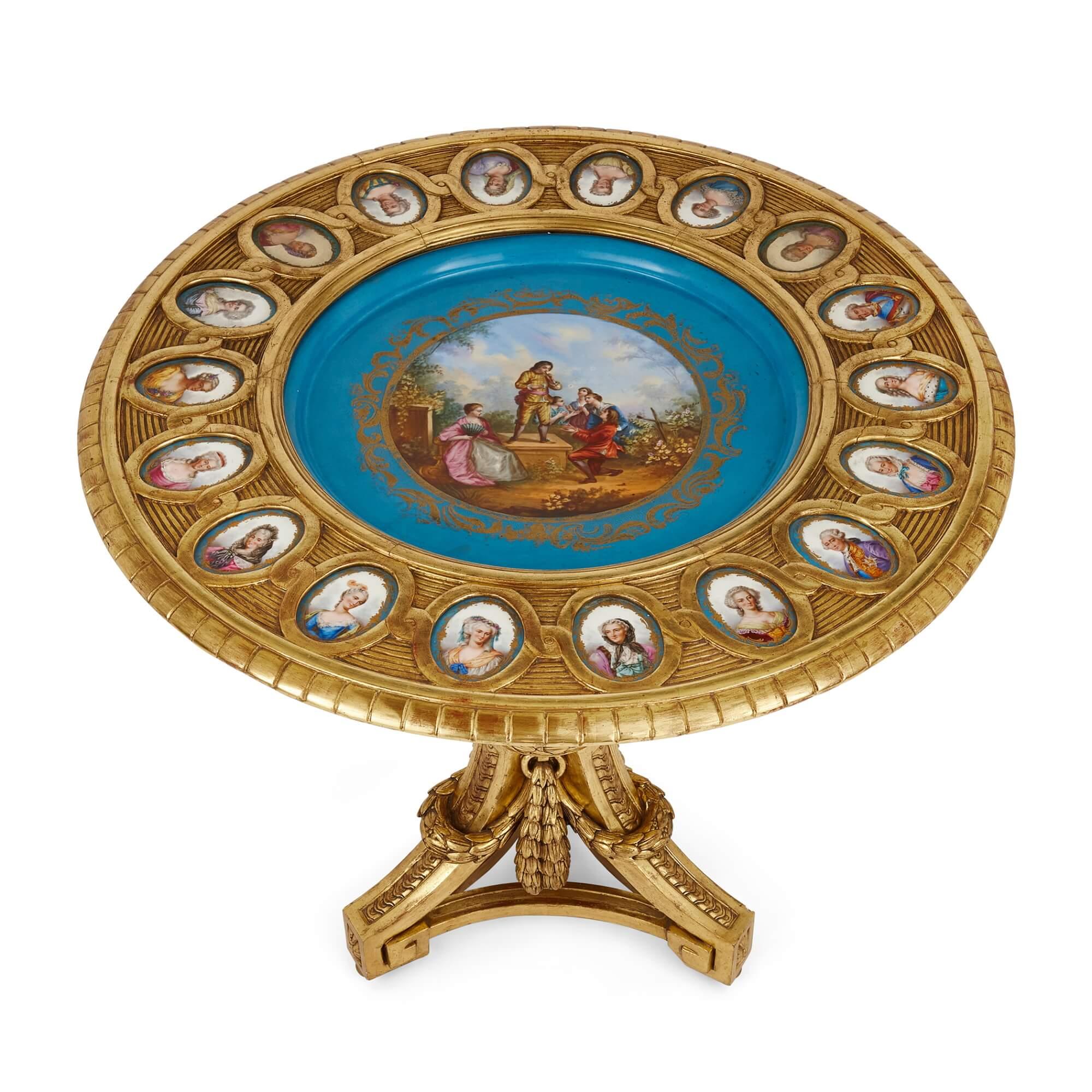 Altro Guéridon montato in legno di Sevres e porcellana in vendita