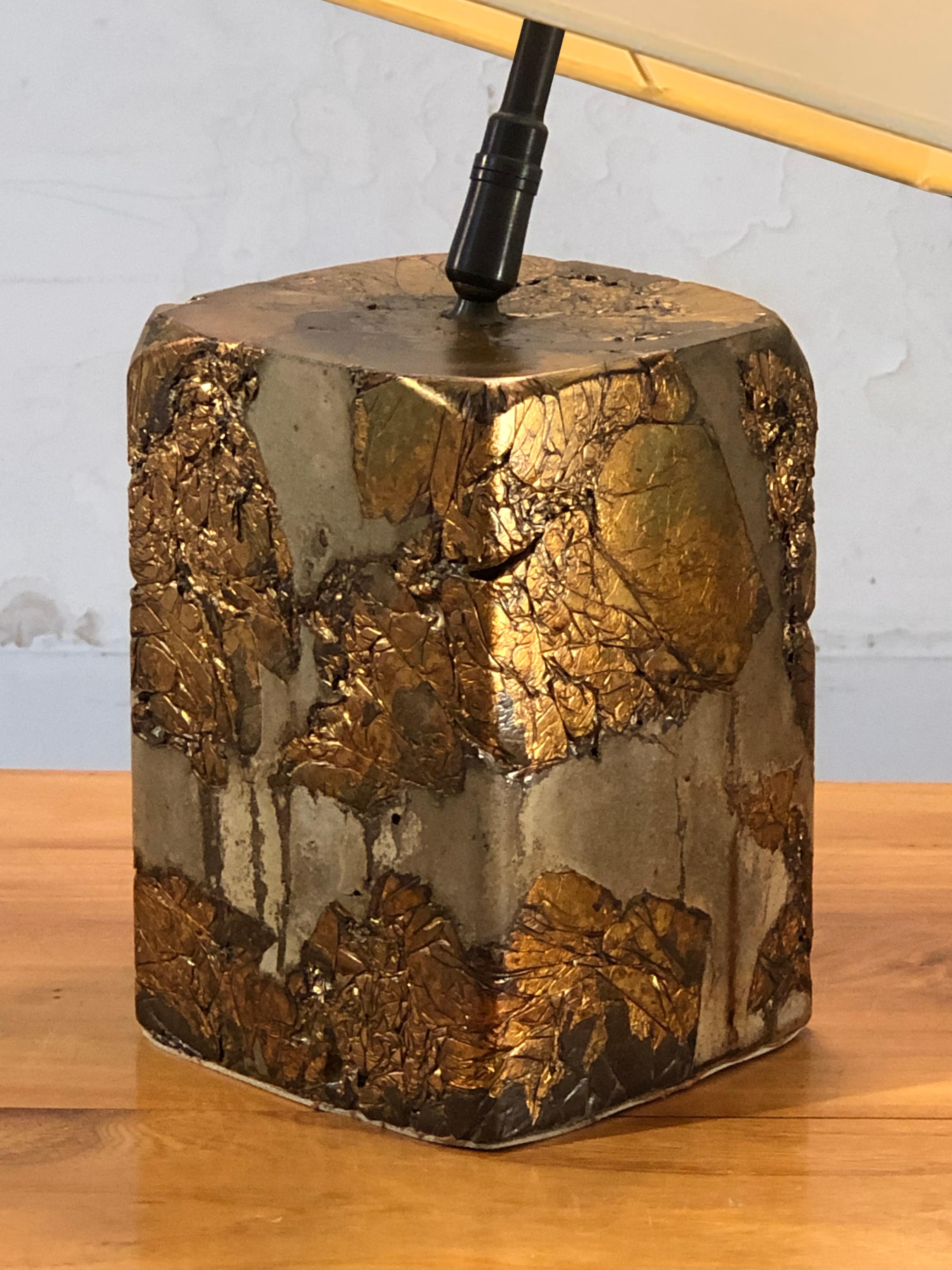 Neoclassical A SHABBY-CHIC NEO-CLASSICAL Compression Sculpture TABLE LAMP, France 1990 For Sale