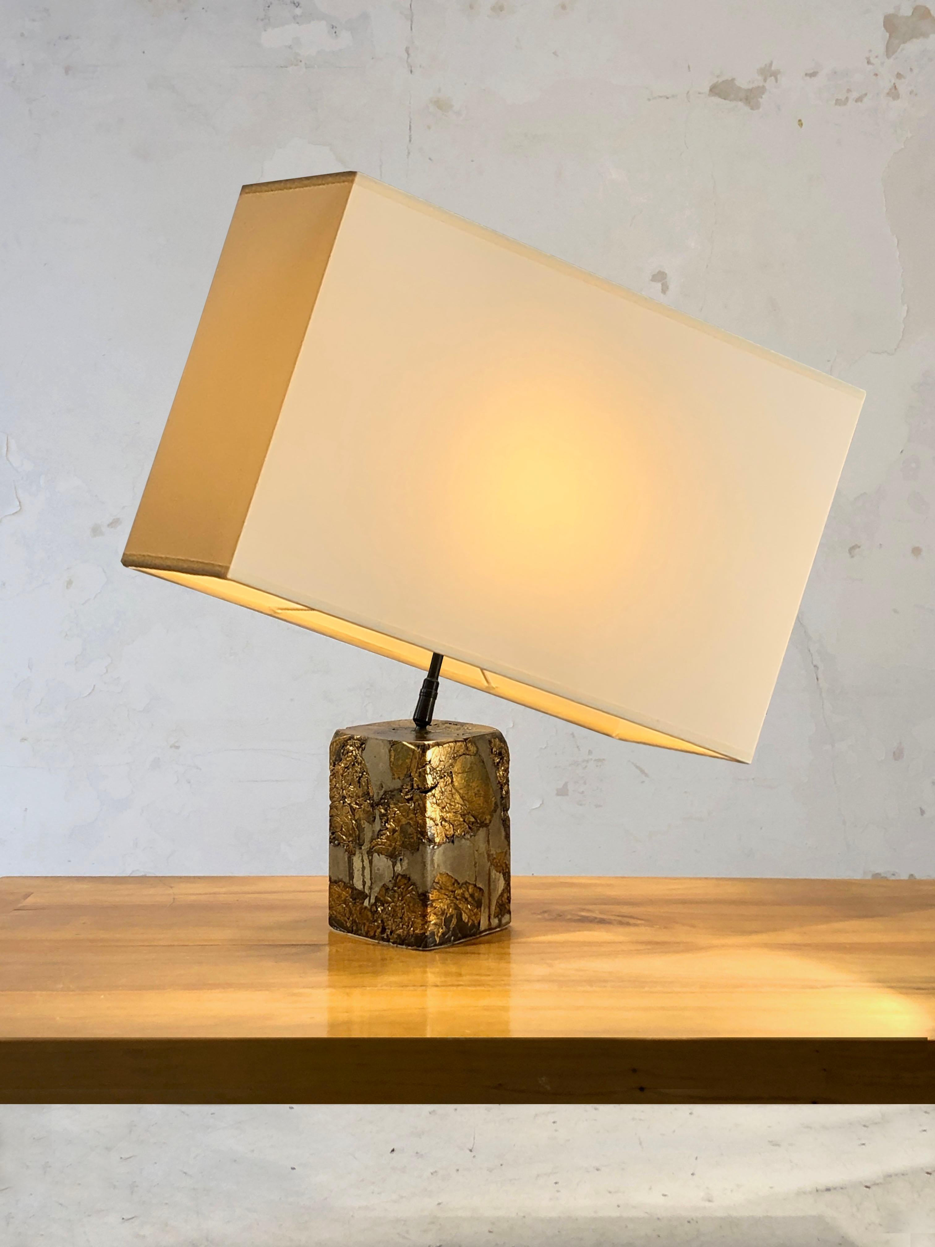 Late 20th Century A SHABBY-CHIC NEO-CLASSICAL Compression Sculpture TABLE LAMP, France 1990 For Sale