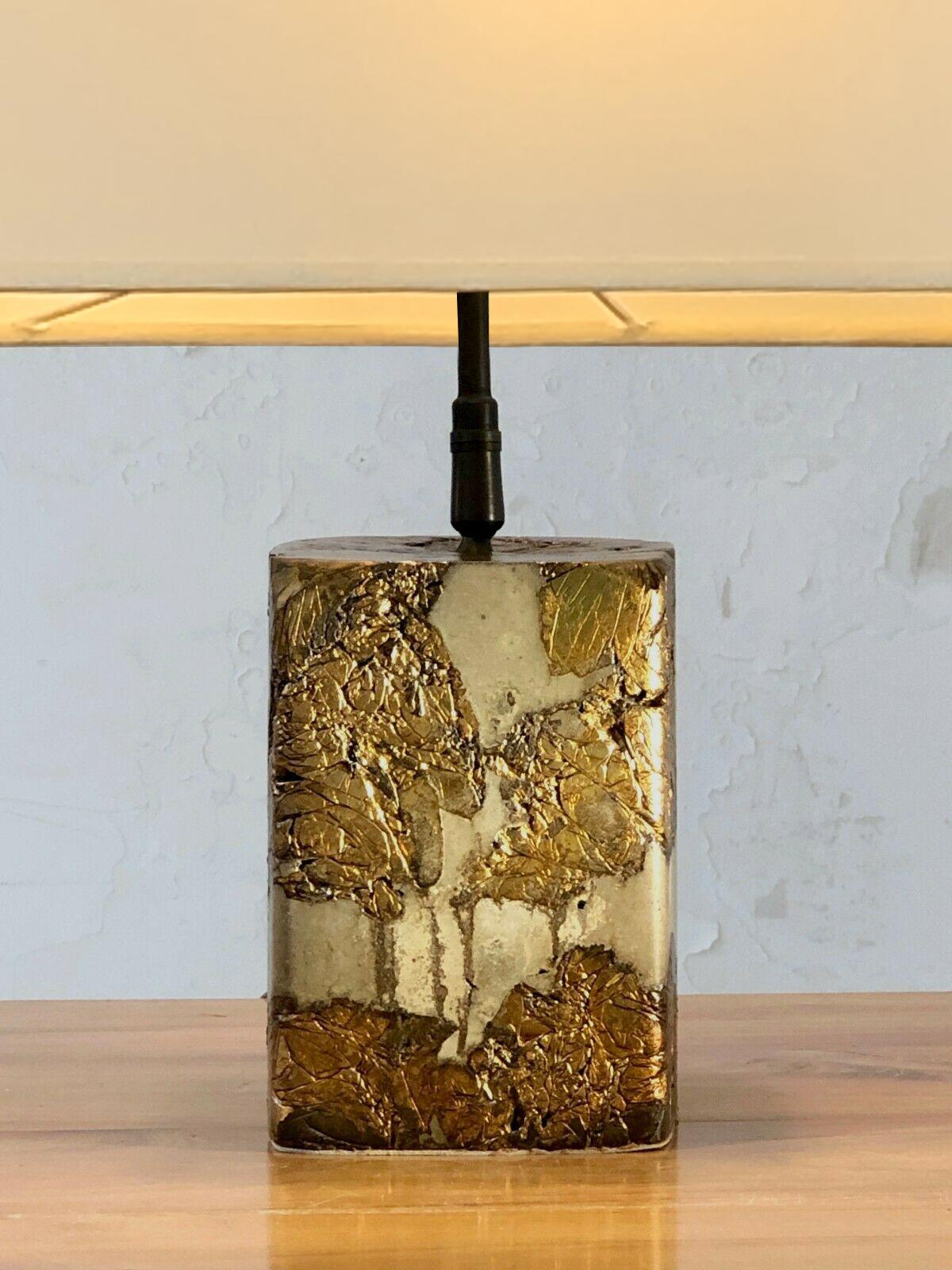 Metal A SHABBY-CHIC NEO-CLASSICAL Compression Sculpture TABLE LAMP, France 1990 For Sale