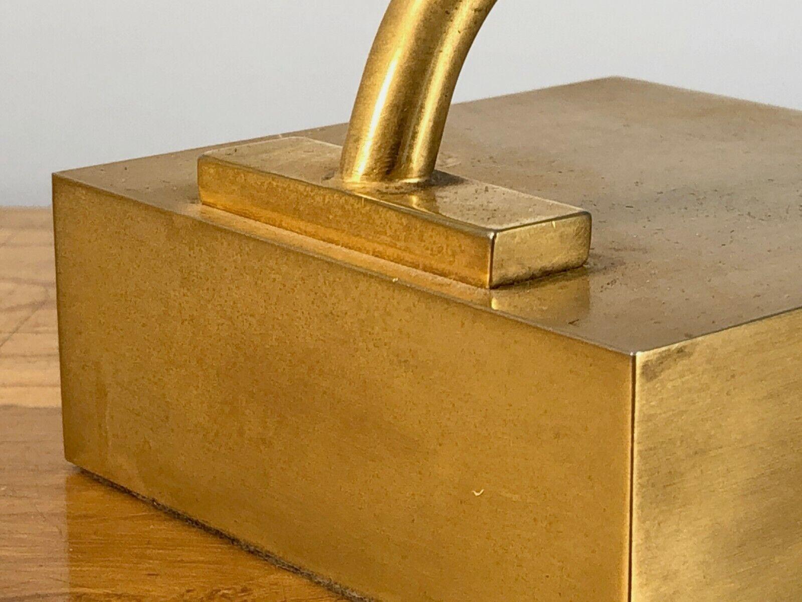 A SHABBY-CHIC NEO-CLASSICAL TABLE LAMP, dans le style de MARIA PERGAY France 1970 État moyen - En vente à PARIS, FR