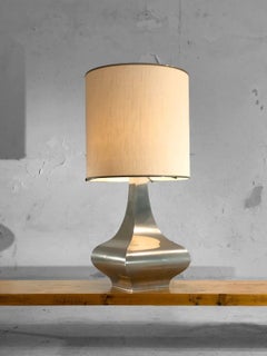A SHABBY-CHIC SEVENTIES NEOCLASSICAL TABLE LAMP par JANSEN, France 1970