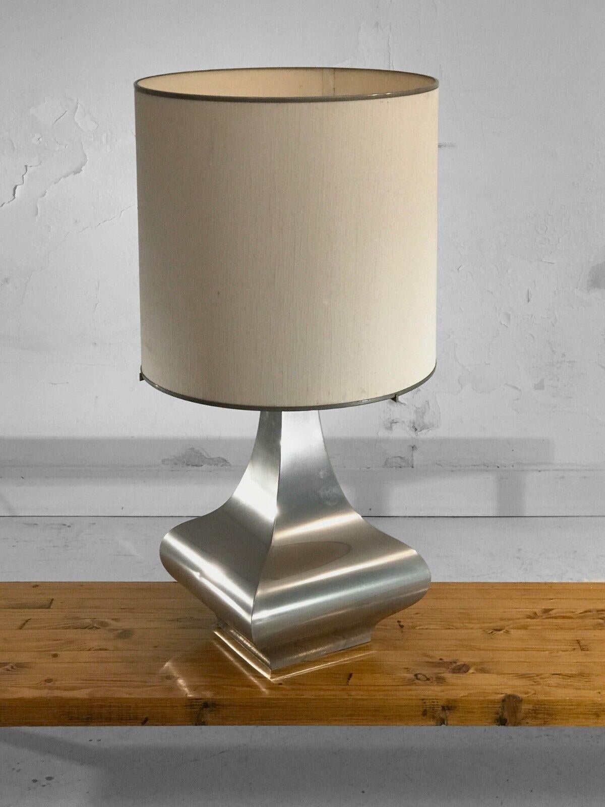 French A SHABBY-CHIC SEVENTIES NEOCLASSICAL TABLE LAMP by JANSEN, France 1970 For Sale