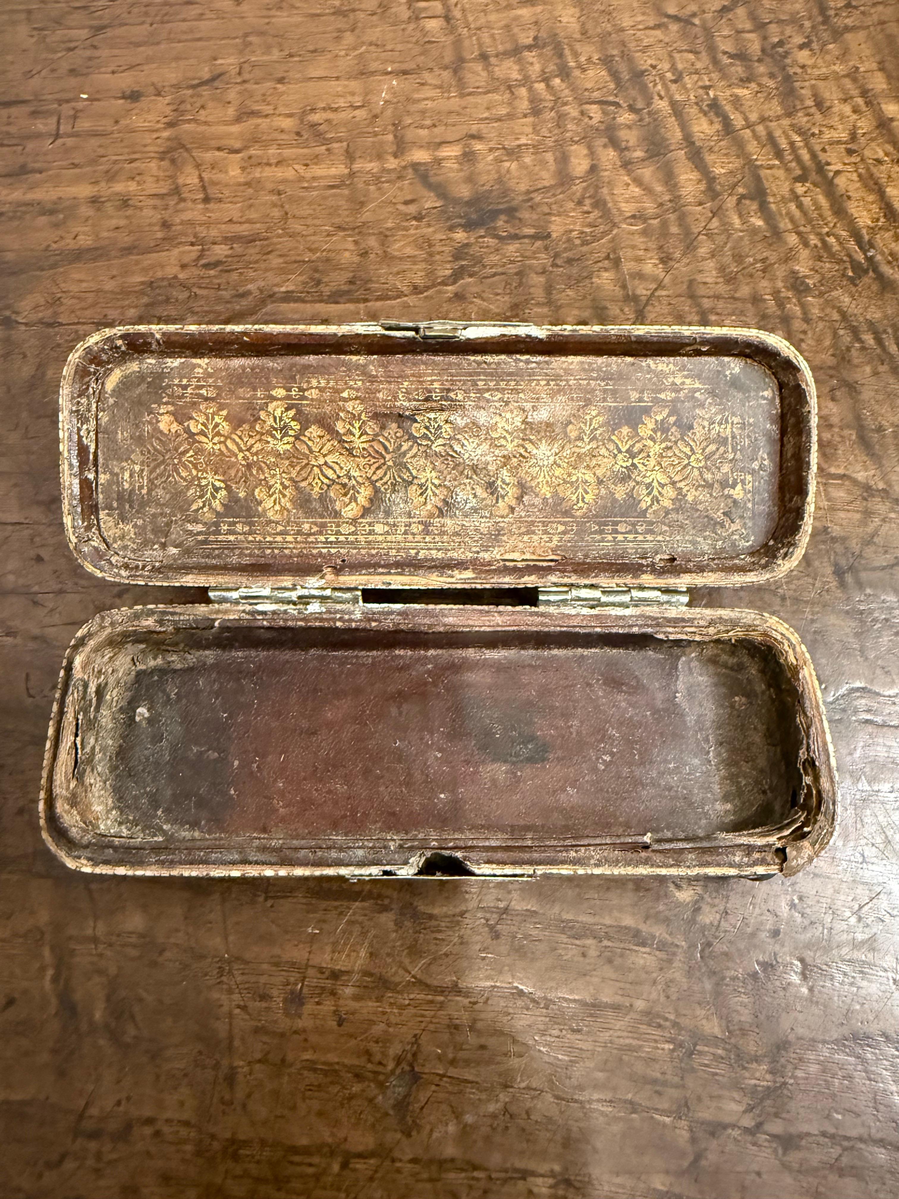 Boîte à bijoux à couvercle en galuchat, XVIIIe siècle en vente 5