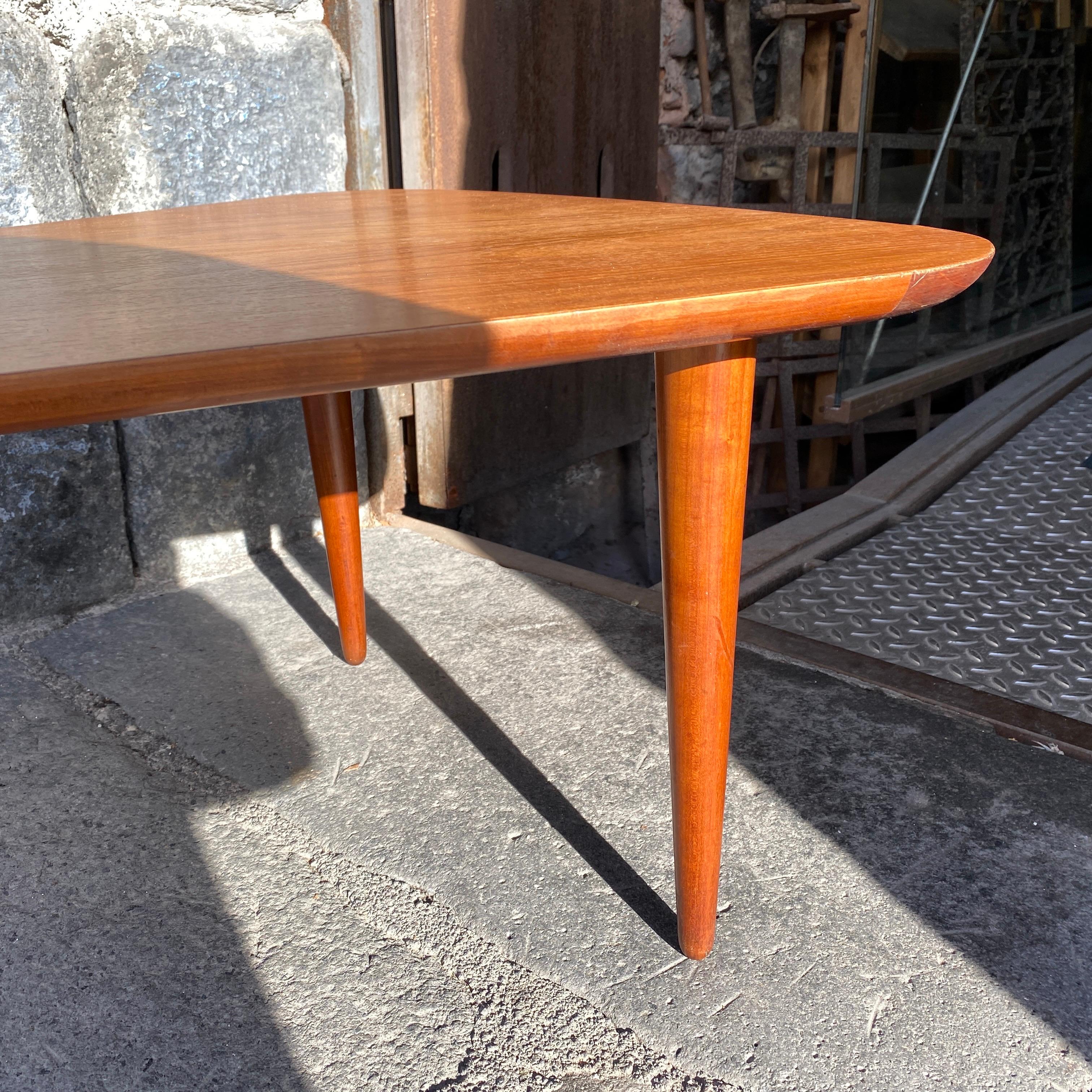 Shaped Maple Table Designed by Taichiro Nakai for La Permanente Cantù, 1950s In Good Condition In Aci Castello, IT