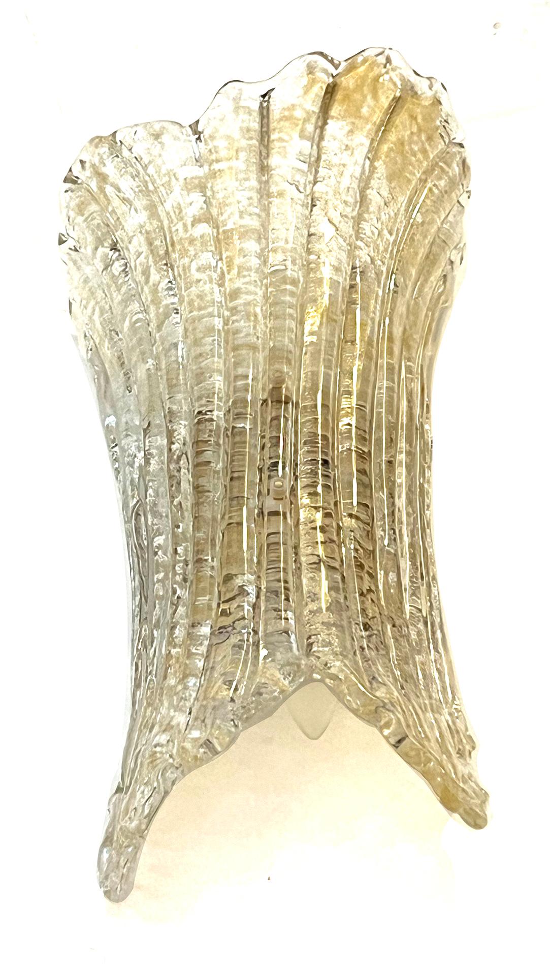 Ein formschönes Paar 2-Licht-Konsolen aus Murano-Glas  (Handgefertigt)