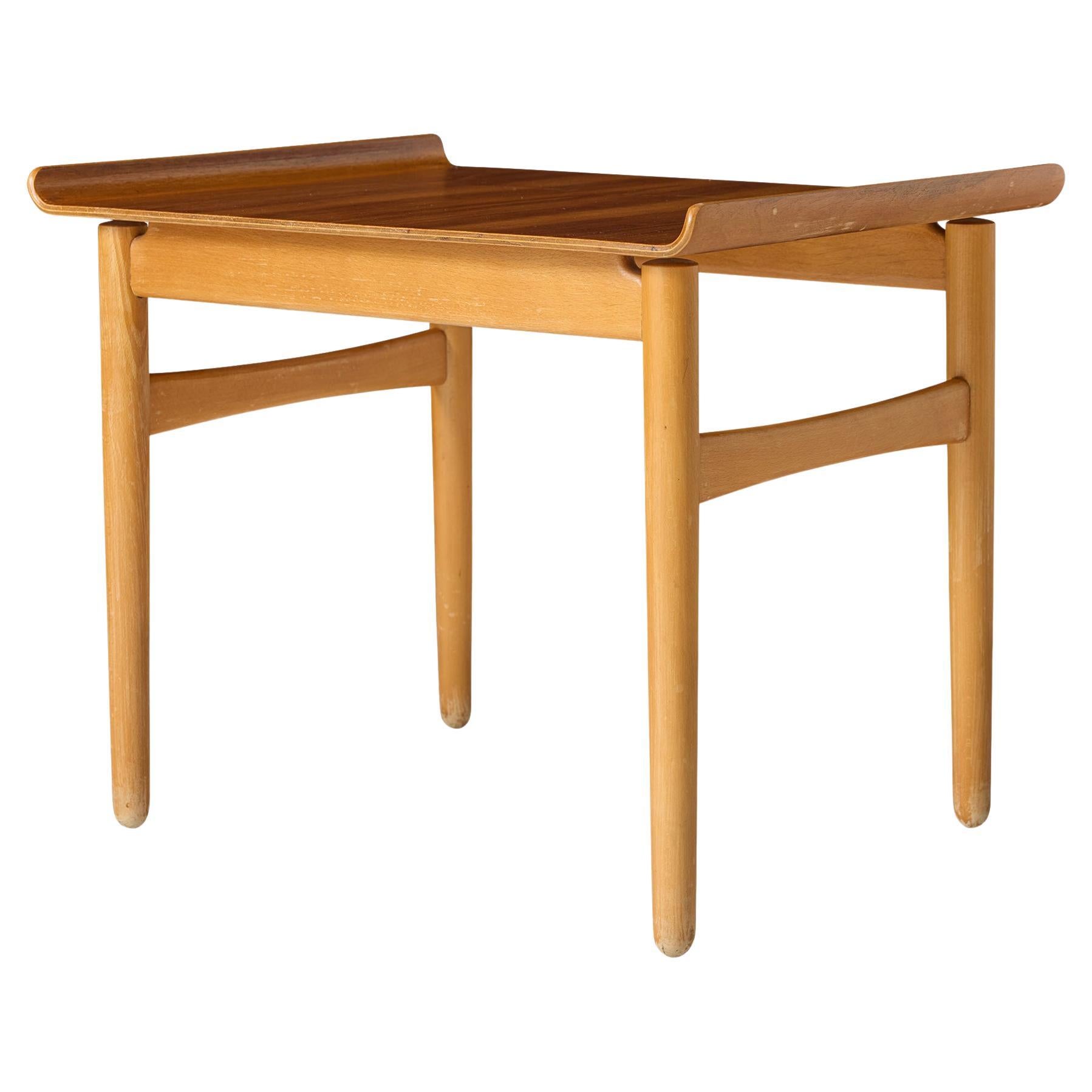 What are Shell Chairs?