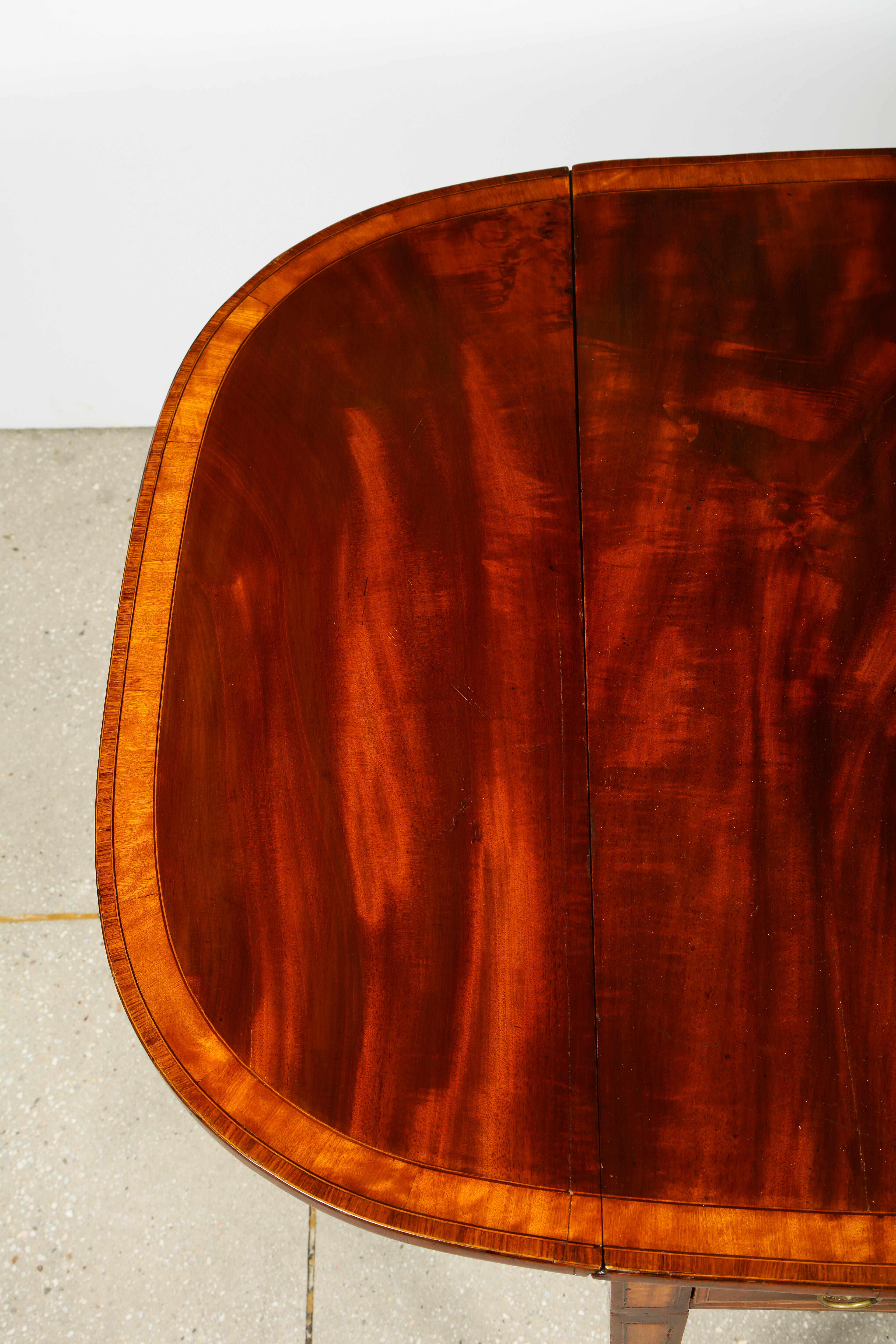 Sheraton inlaid mahogany Pembroke Table with satinwood banding 6