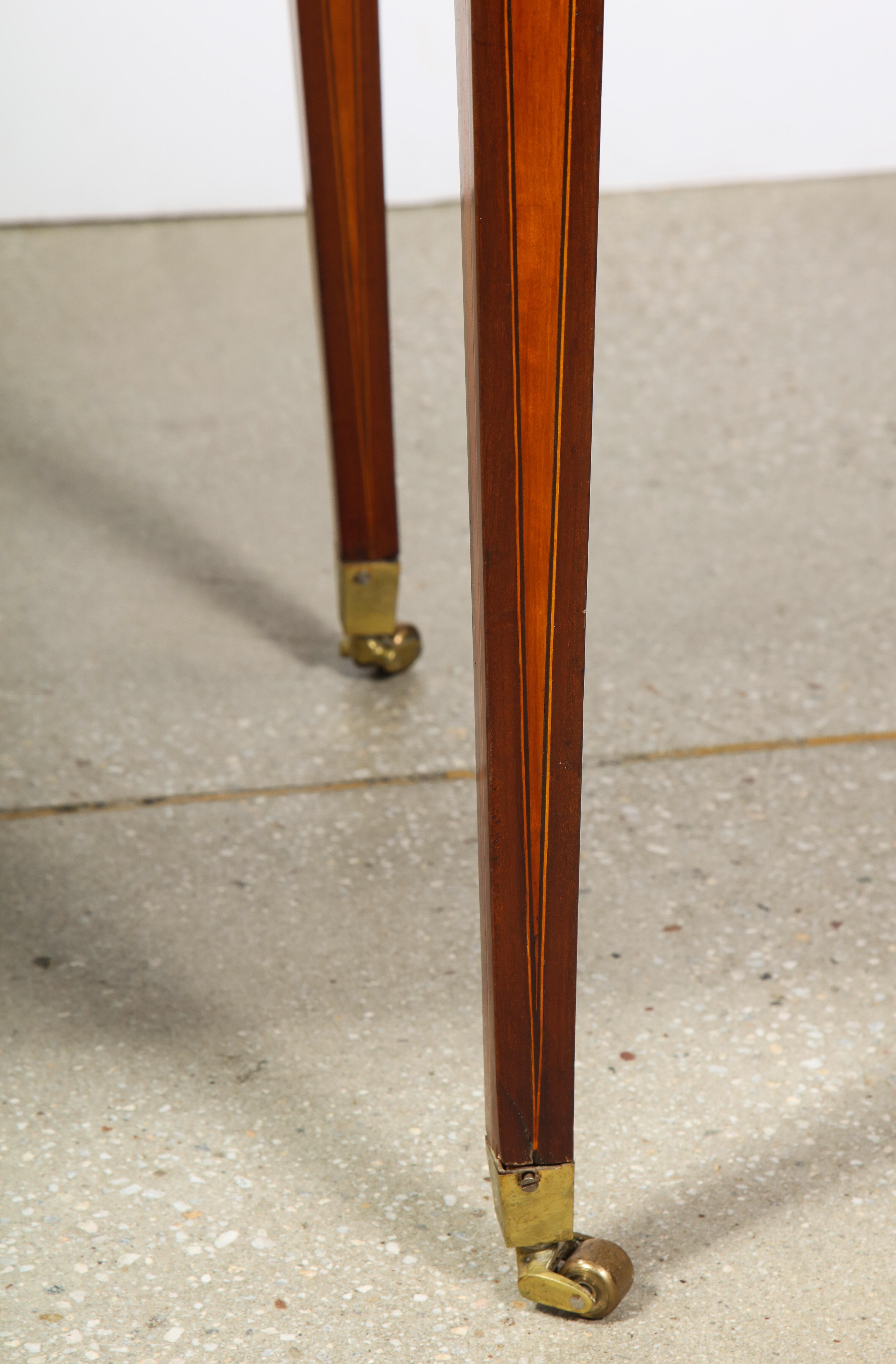 Sheraton inlaid mahogany Pembroke Table with satinwood banding 3