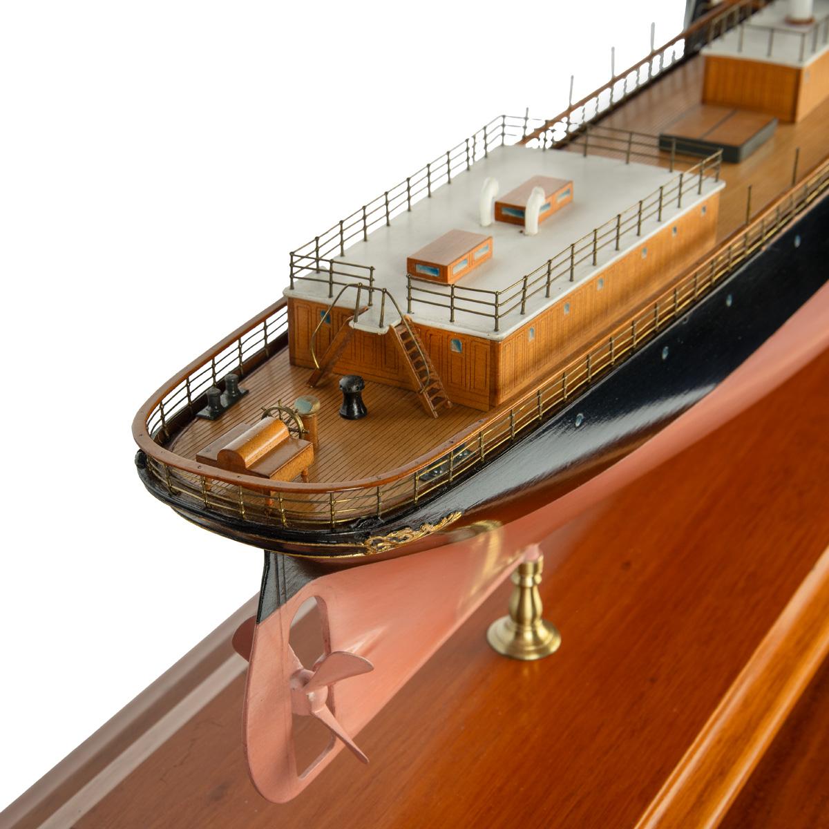 Un modelo de astillero del transatlántico Nippon Moru, fechado en 1898 en venta 7