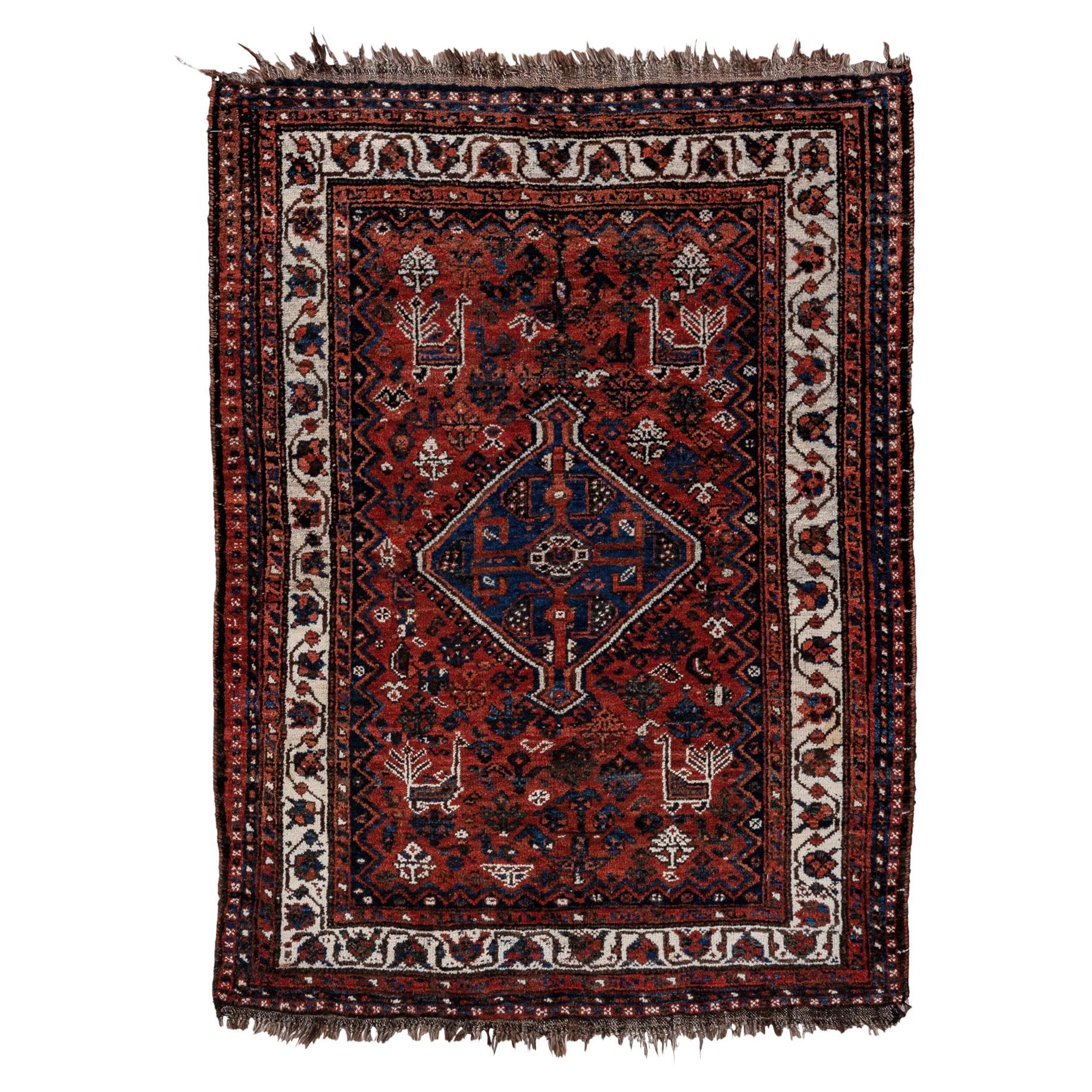 Ein Shiraz-Teppich um 1930 im Angebot
