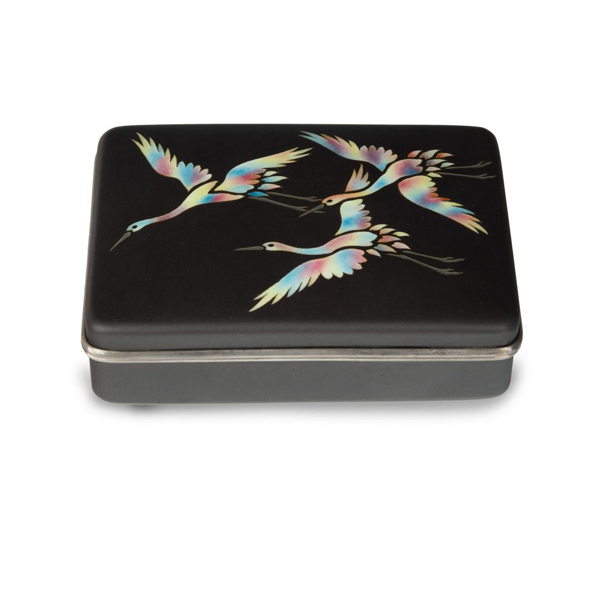 A Showa period cloisonné box with three cranes, Ando Company For Sale 2