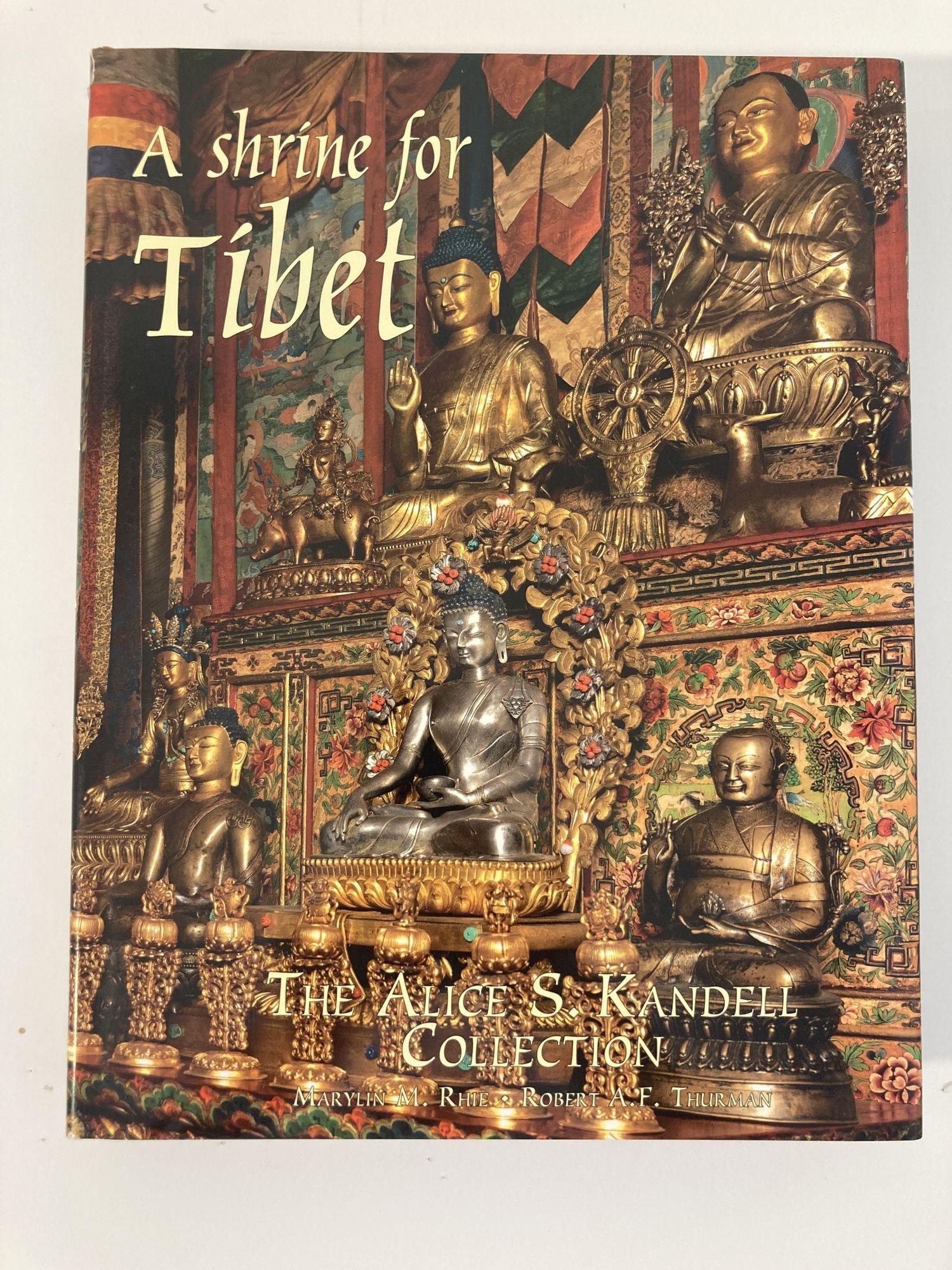 A Shrine for Tibet: The Alice S. Kandell Collection.
Collection of Tibetan Sacred Art Marylin Rhie, Robert Thurman, John Bigelow Taylor (Photographer).
Marylin M. Rhie, Robert A. F. Thurman Tibet House US, 2009 - Art - 299 pages.
Color
