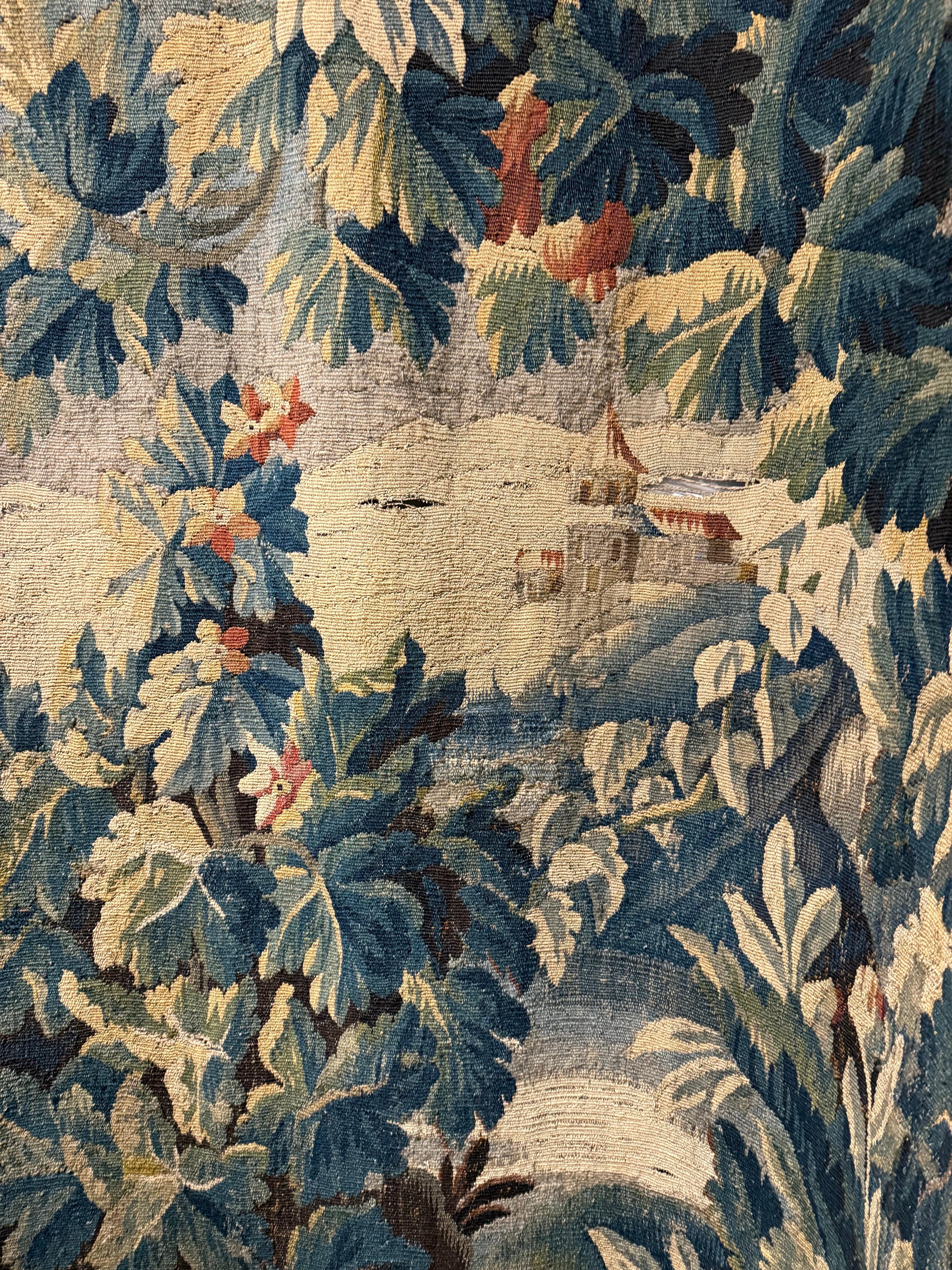 Tapisserie en verdure d'Aubusson signée, fin du 17e - début du 18e siècle en vente 4