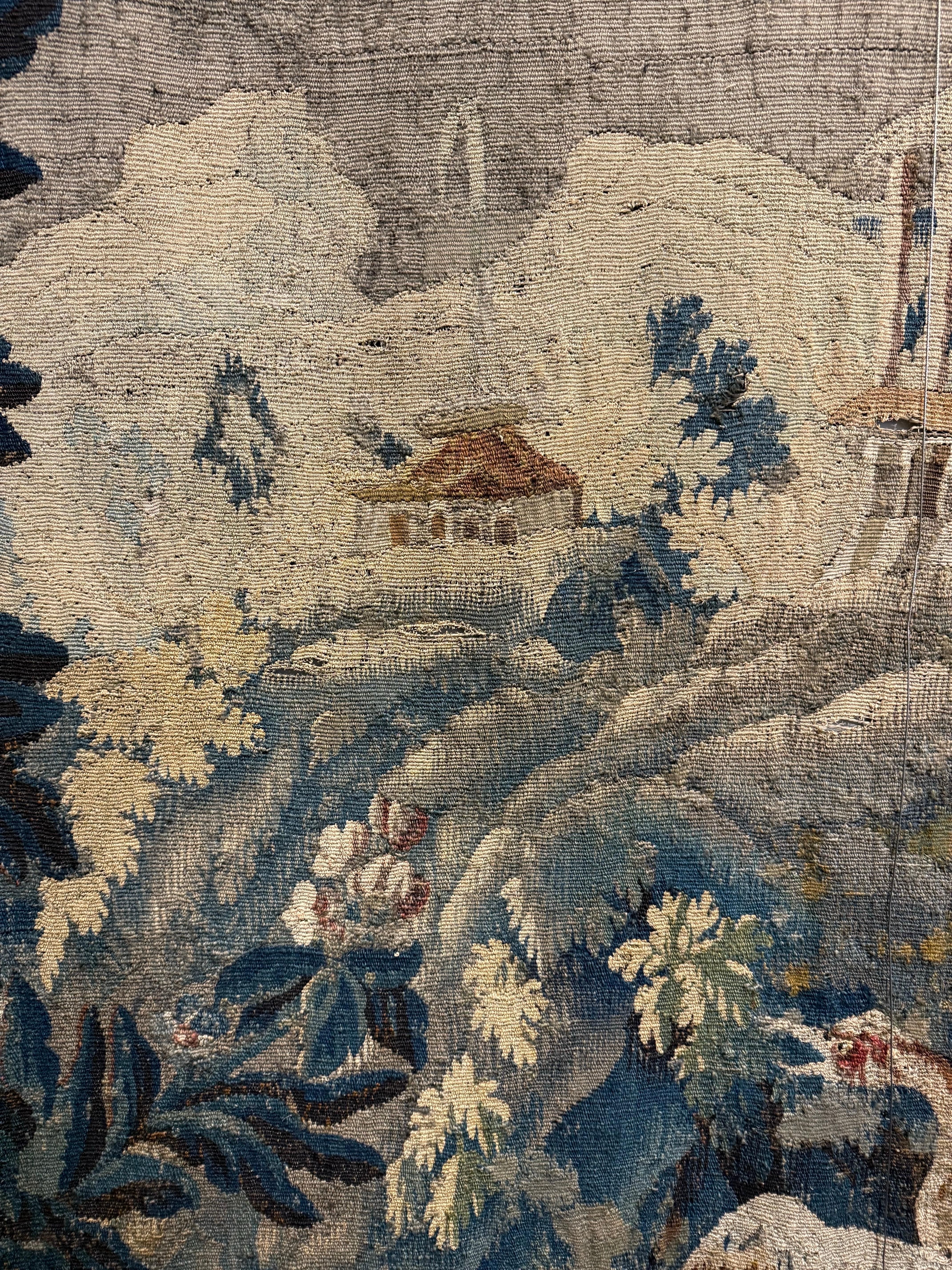 Français Tapisserie en verdure d'Aubusson signée, fin du 17e - début du 18e siècle en vente