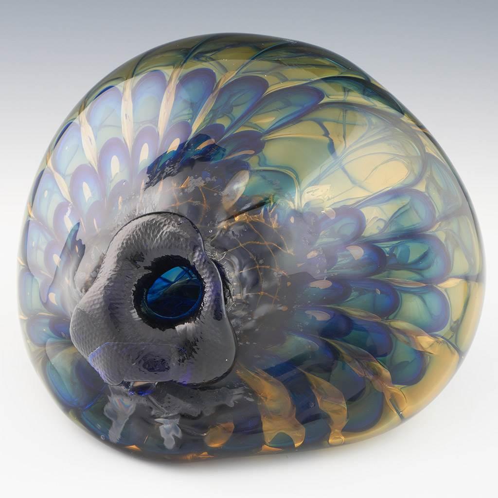 Heading : Sculpture en verre du Studio Jorg Zimmerman
Date : c1975
Origine : Allemagne. Signé sur la base par l'artiste
Décoration : abstraite
Taille : Largeur 27cm, hauteur 19cm
État : Exemplaire
Restauration : Aucune
Poids :  3298