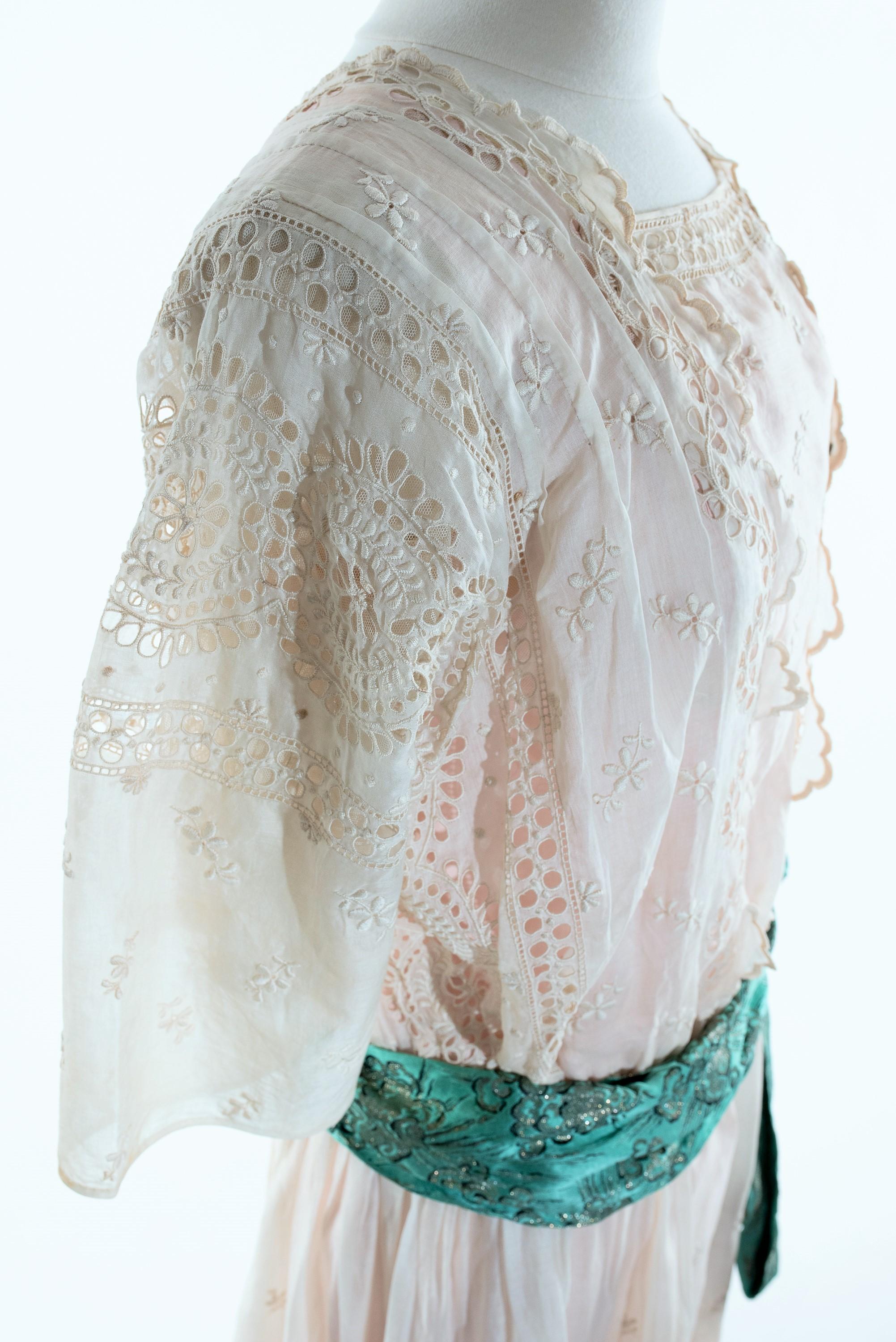 A silk pongee & White Embroidery Chiffon Summer Dress - France Circa 1920 For Sale 2