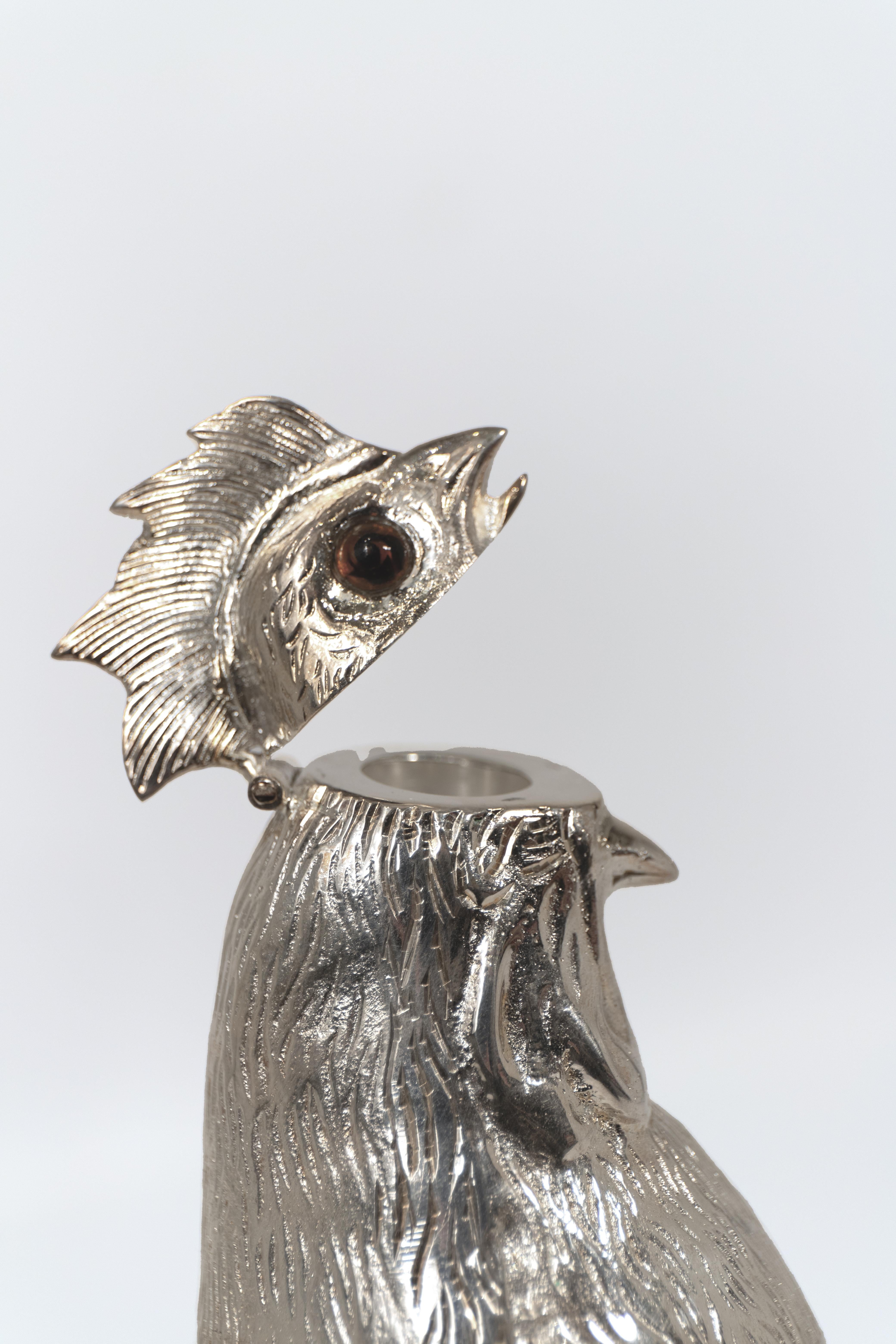 Carafe à décanter en argent et verre taillé en forme de coq en vente 1