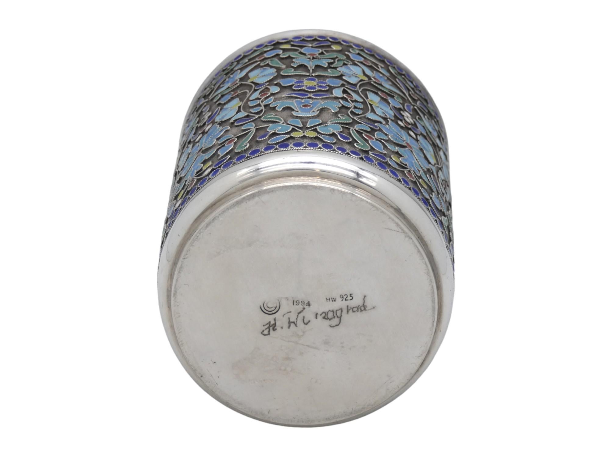 Fine XX secolo Coppa Kiddush in argento e smalto di Henryk Winograd, 1994 in vendita